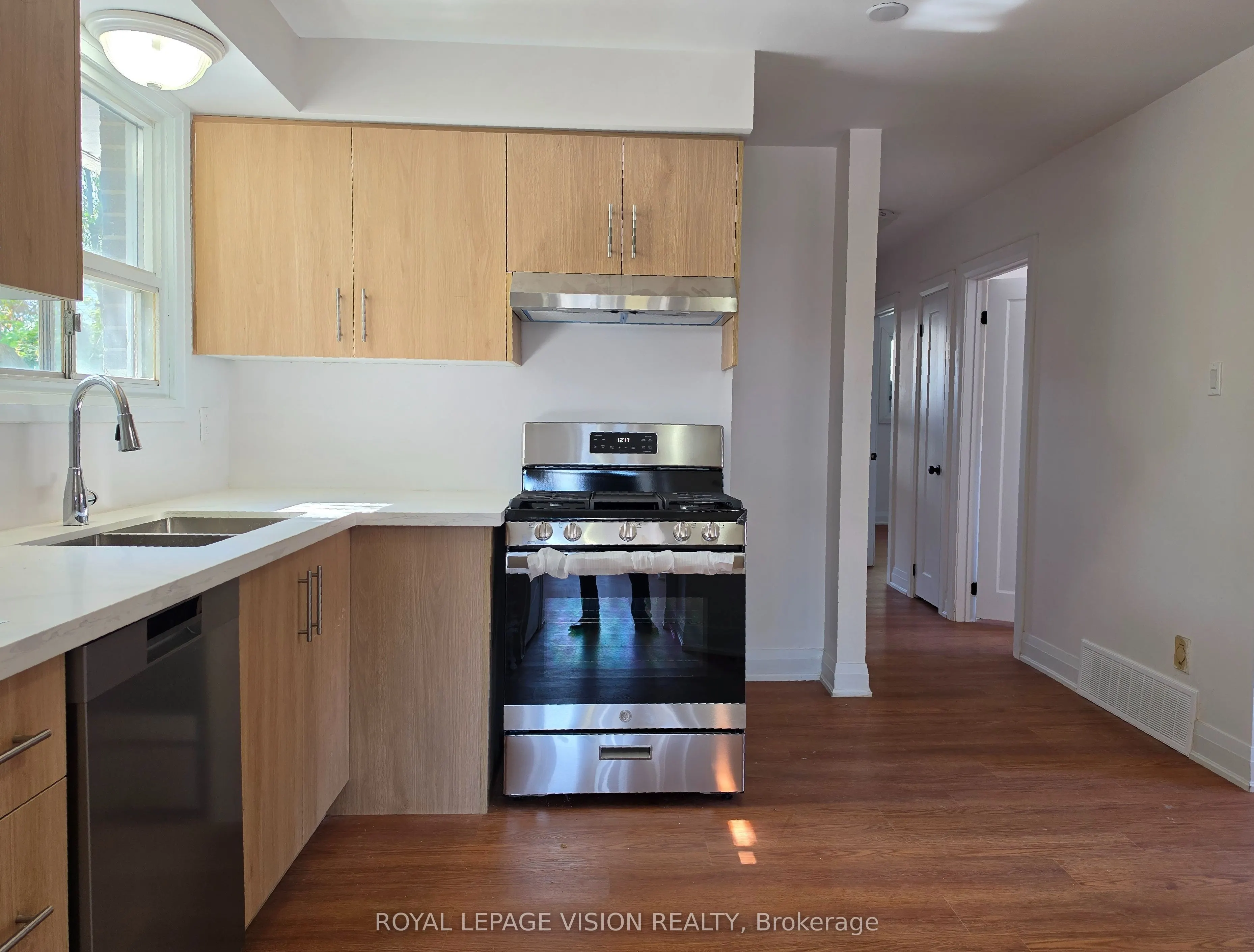 706 Leaside Street #Upper