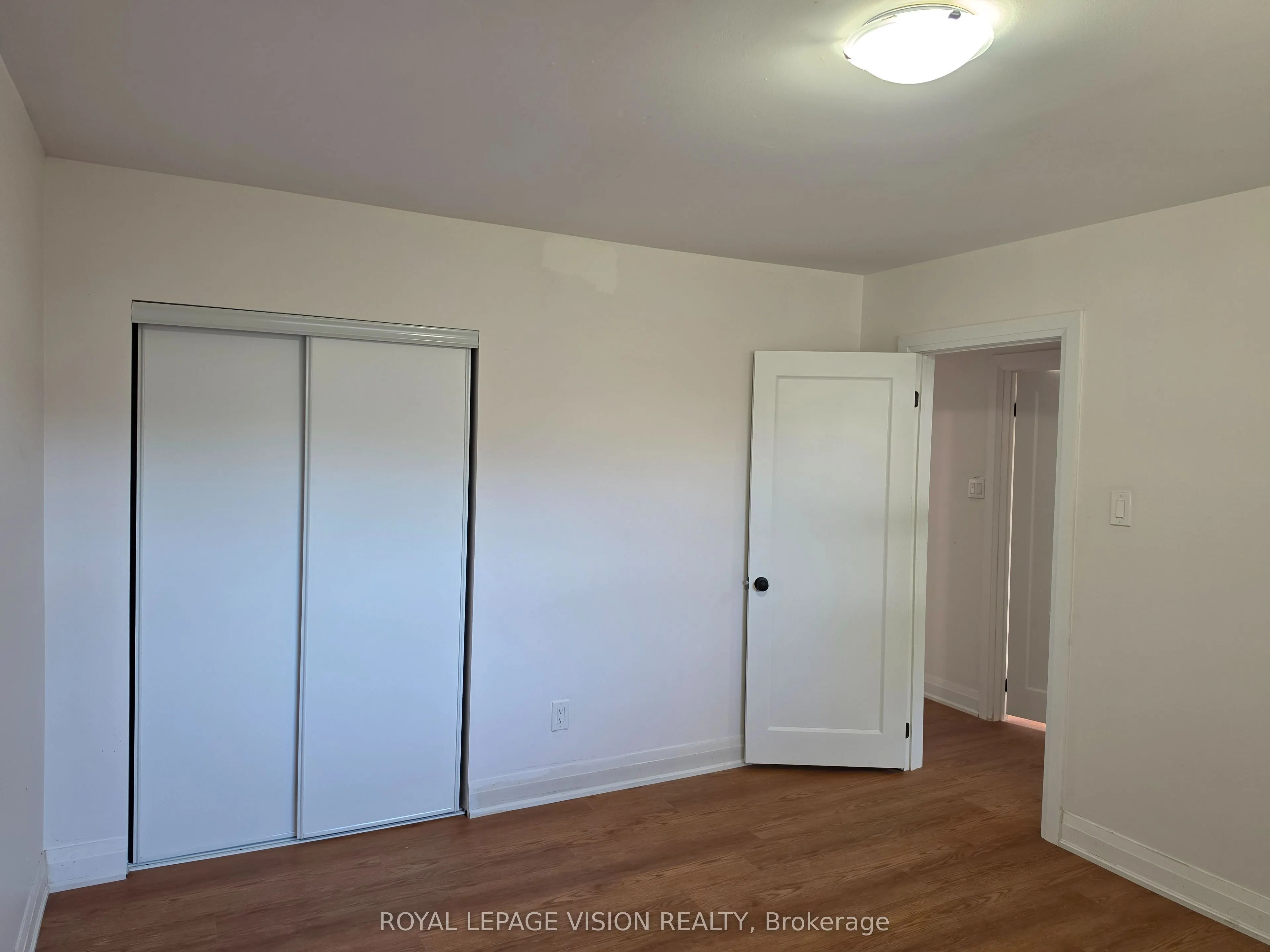 706 Leaside Street #Upper