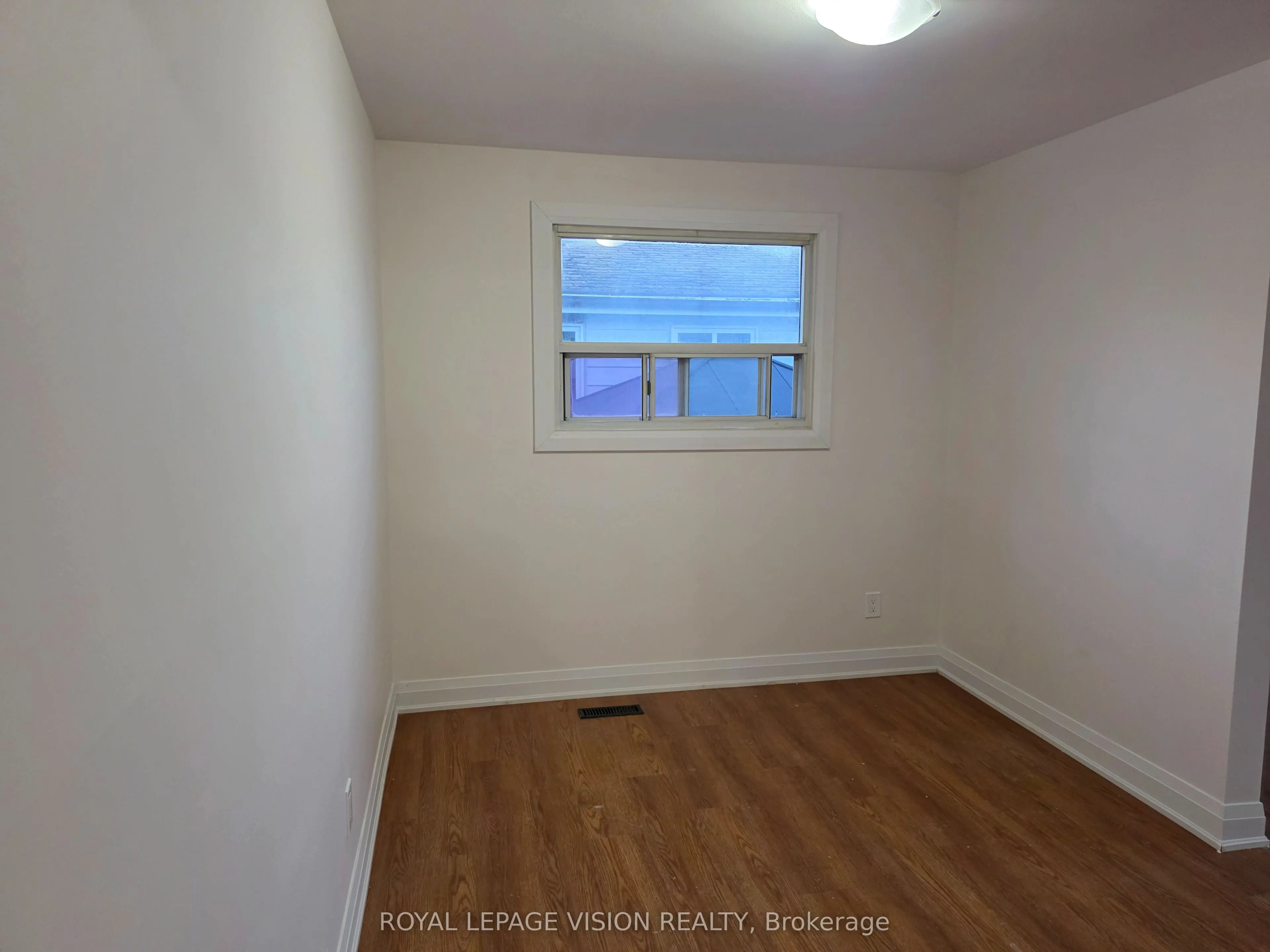 706 Leaside Street #Upper