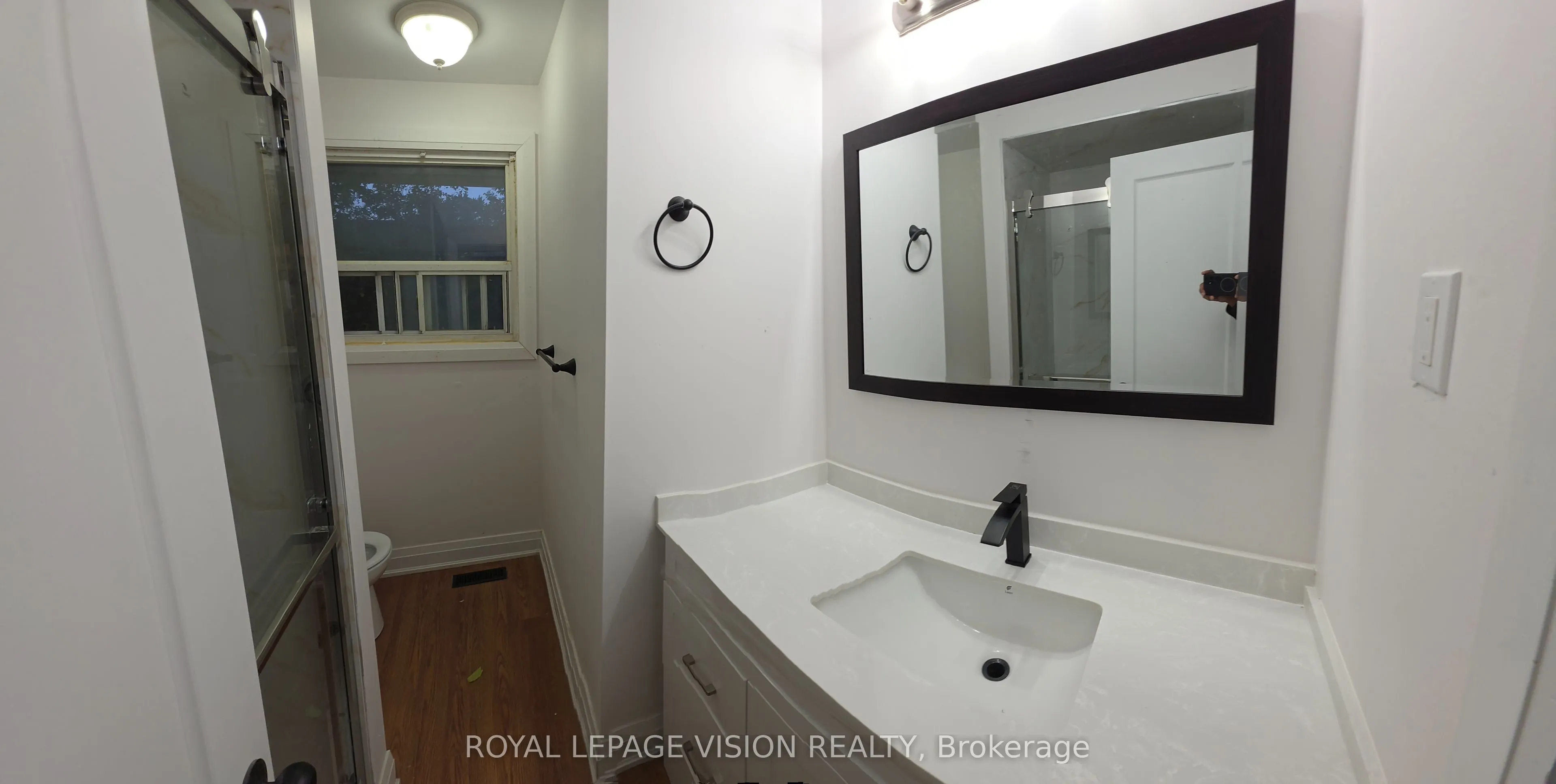 706 Leaside Street #Upper