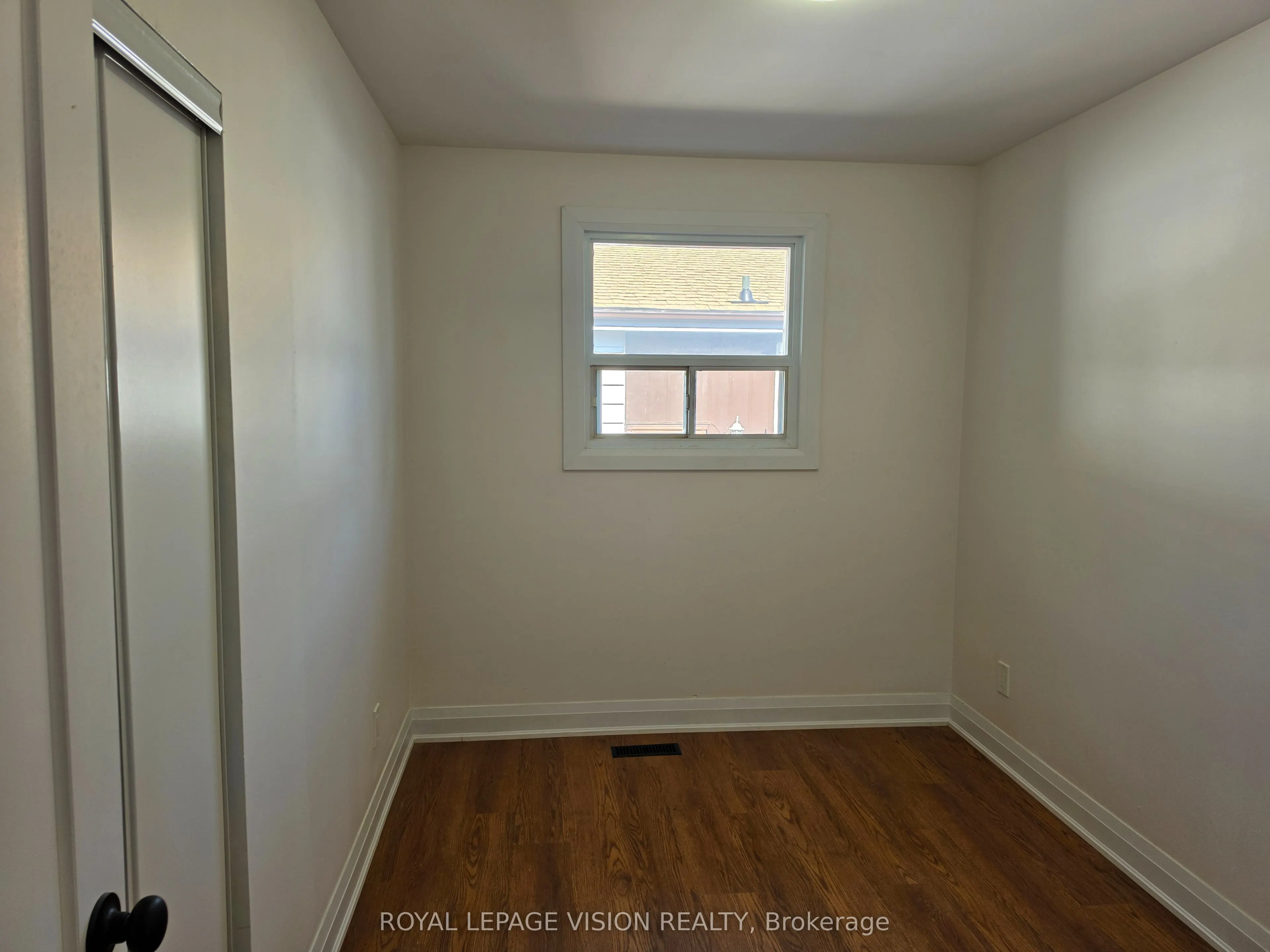 706 Leaside Street #Upper