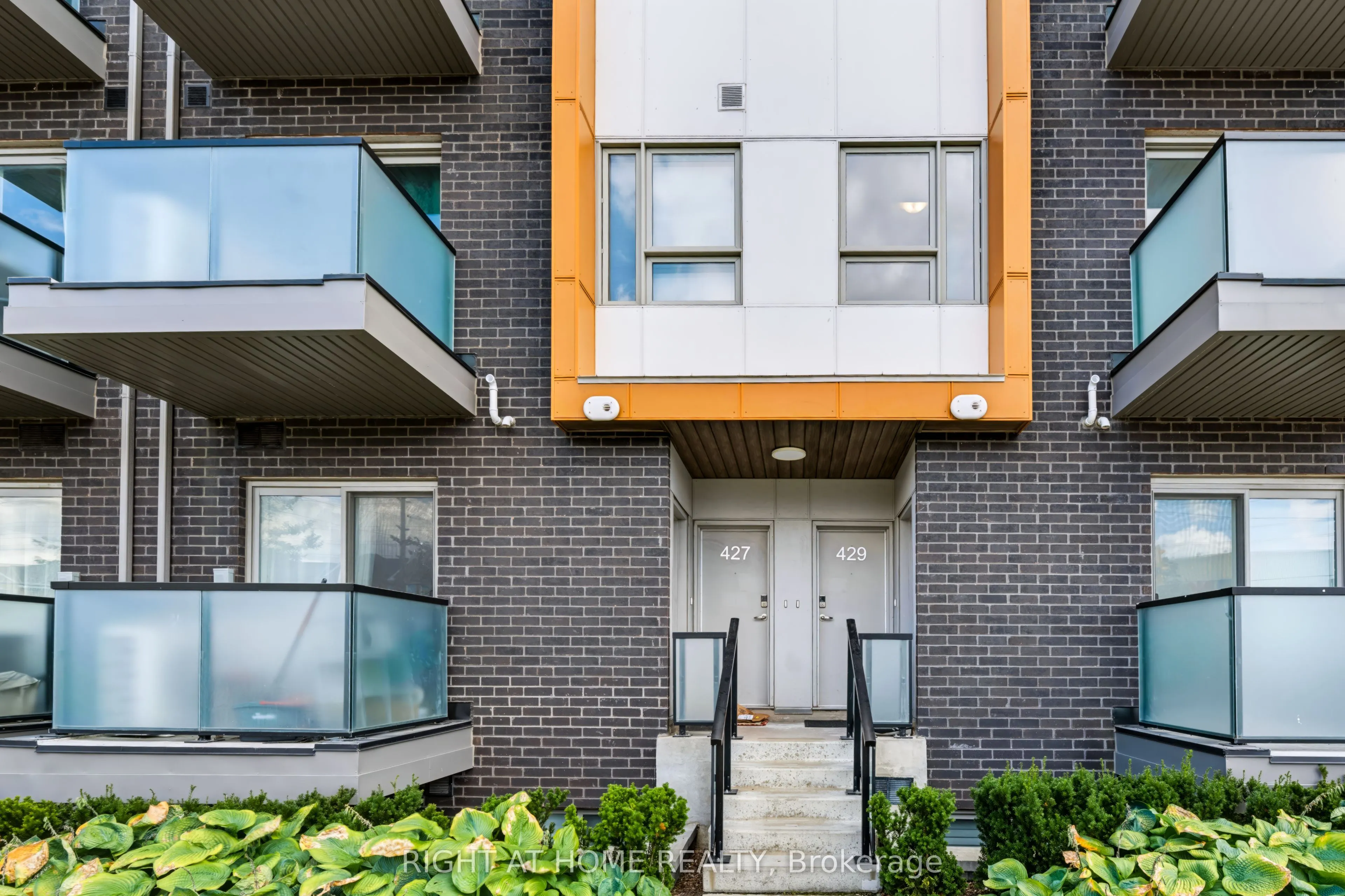 2789 Eglinton Avenue E #429