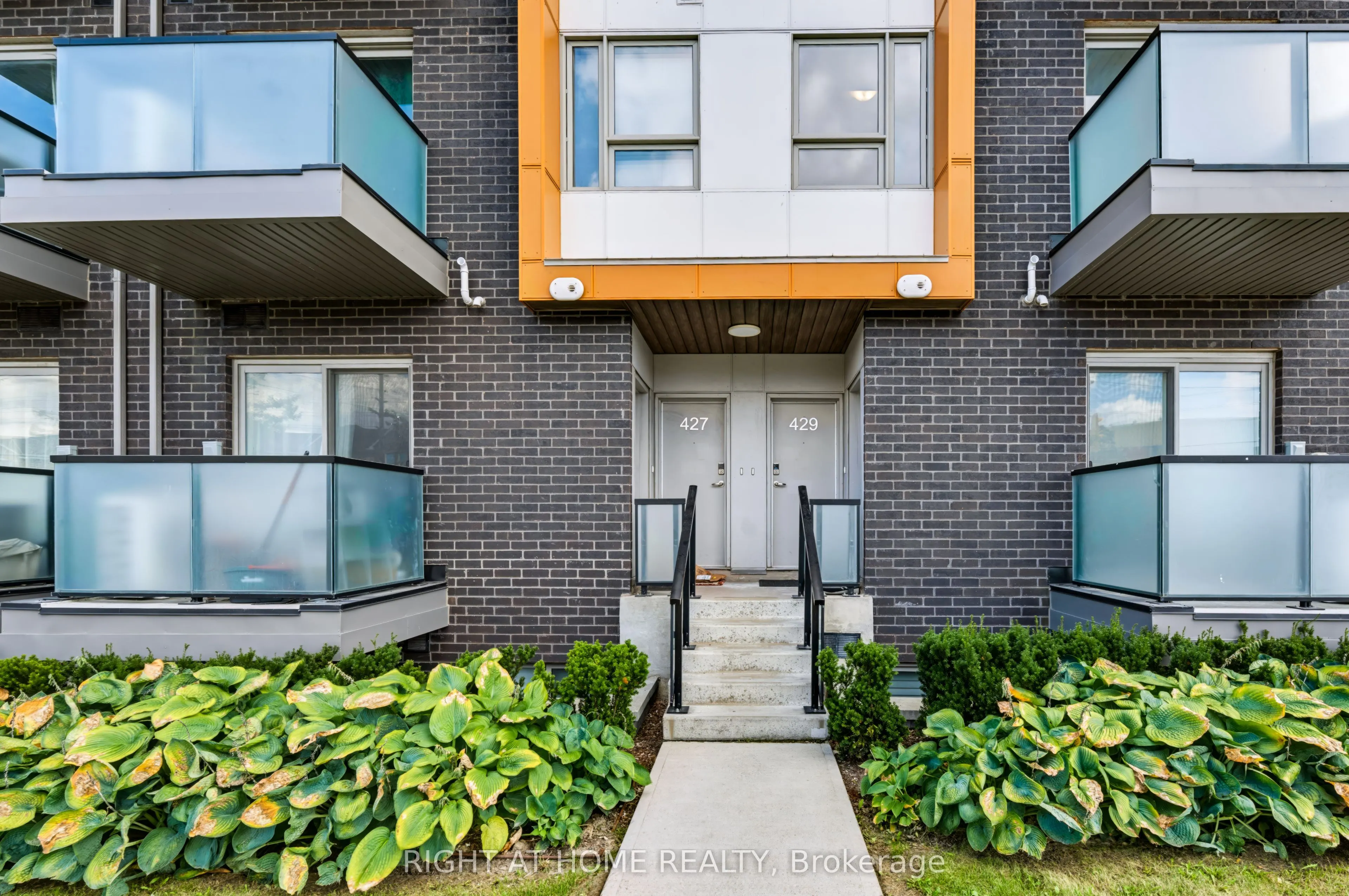2789 Eglinton Avenue E #429