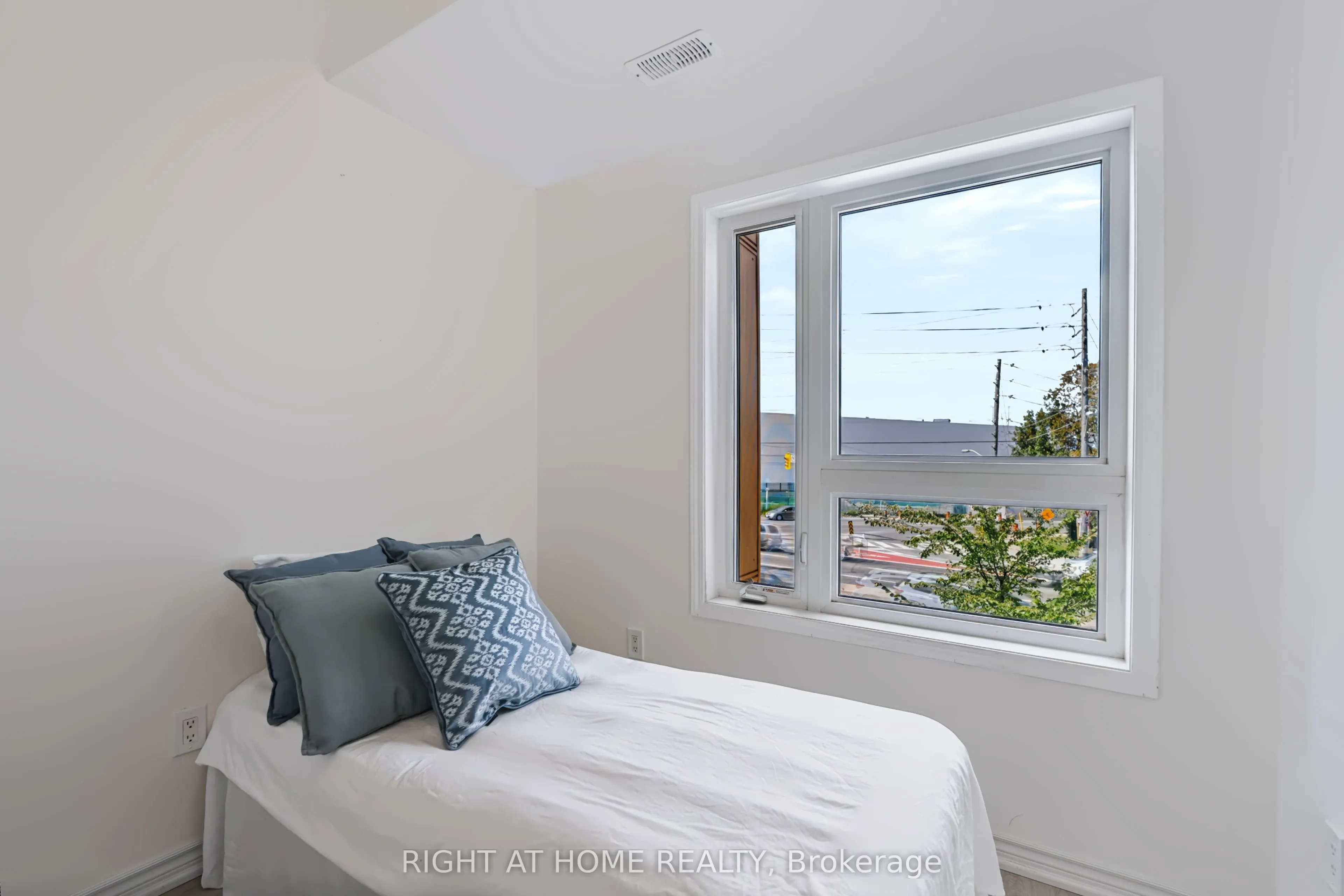 2789 Eglinton Avenue E #429