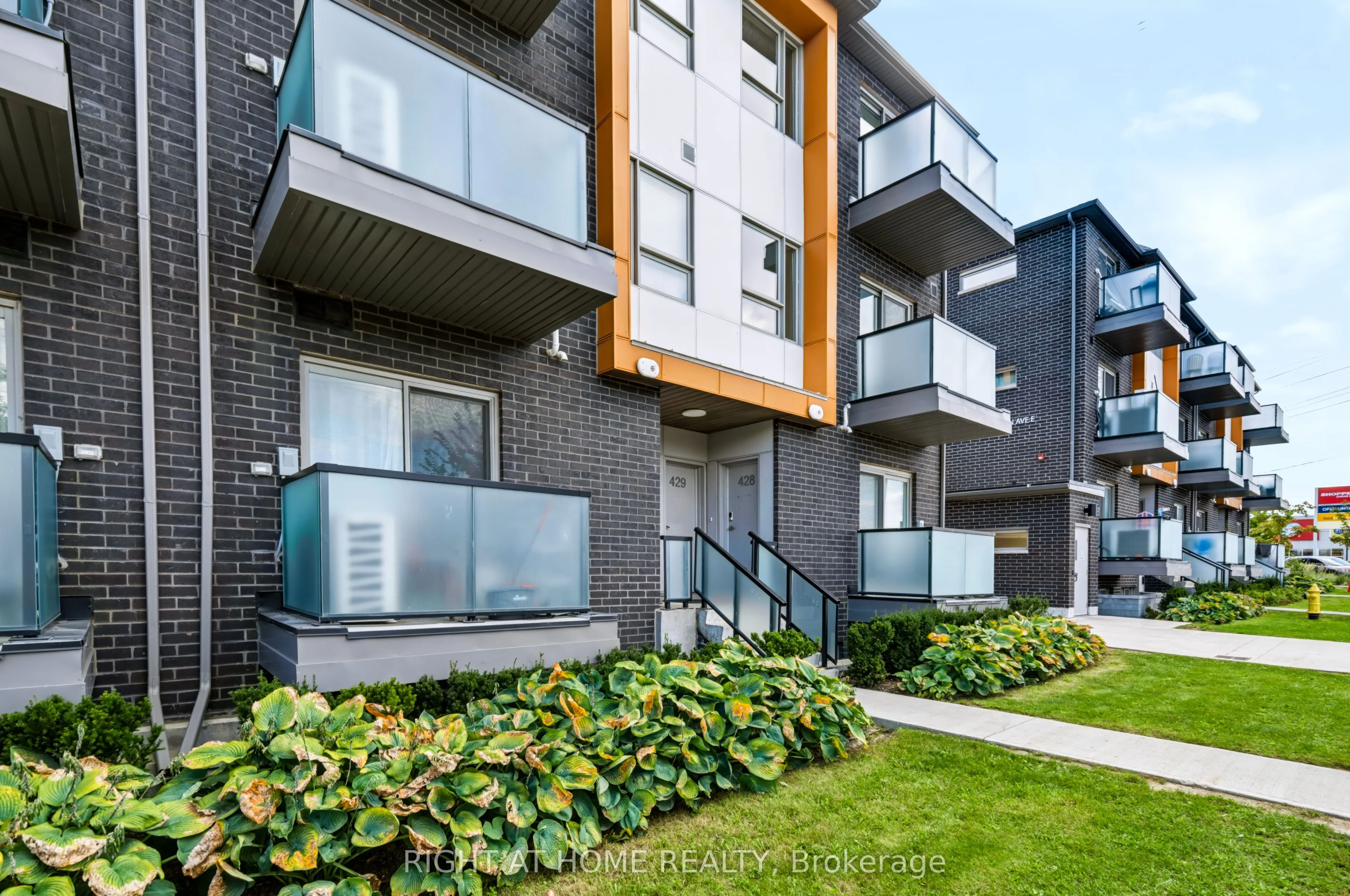 2789 Eglinton Avenue E #429