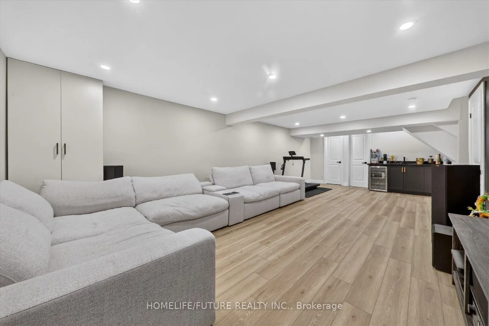 7 Toms Court