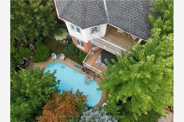 990 Glenbourne Drive