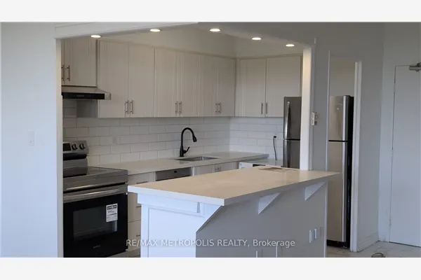 5 Massey Square ##607