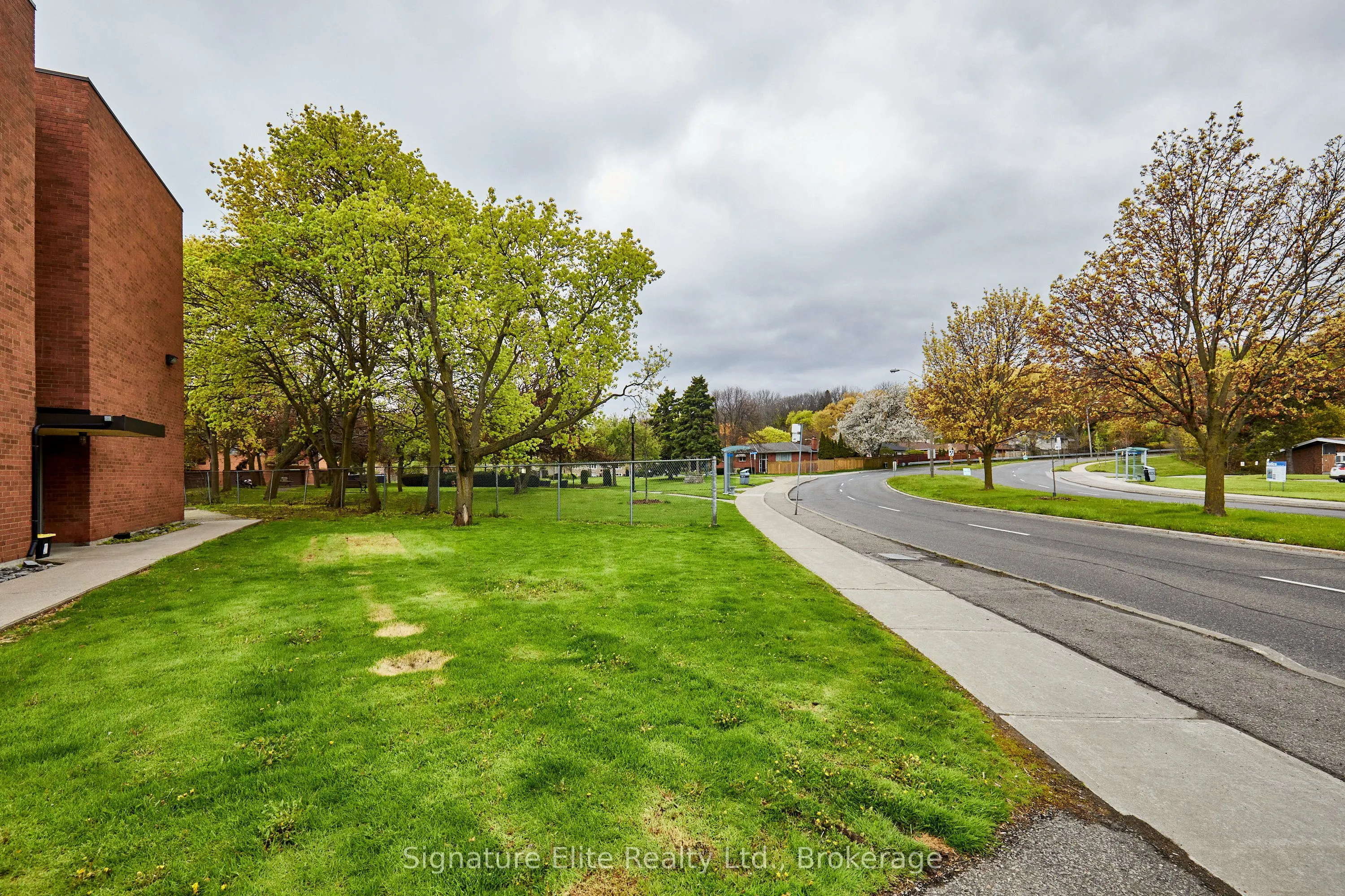 71 Guildwood Parkway #324