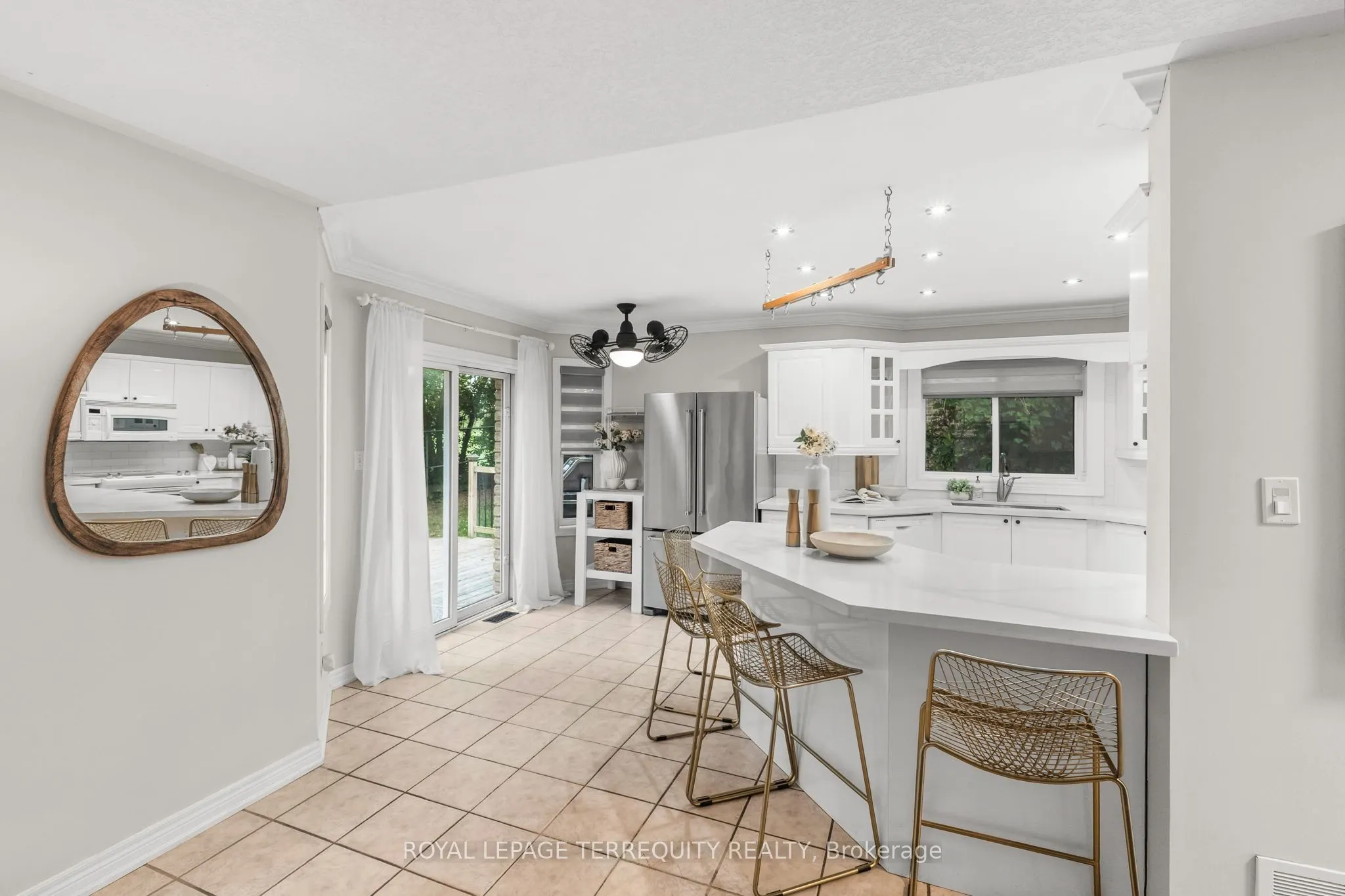 611 Capilano Crescent