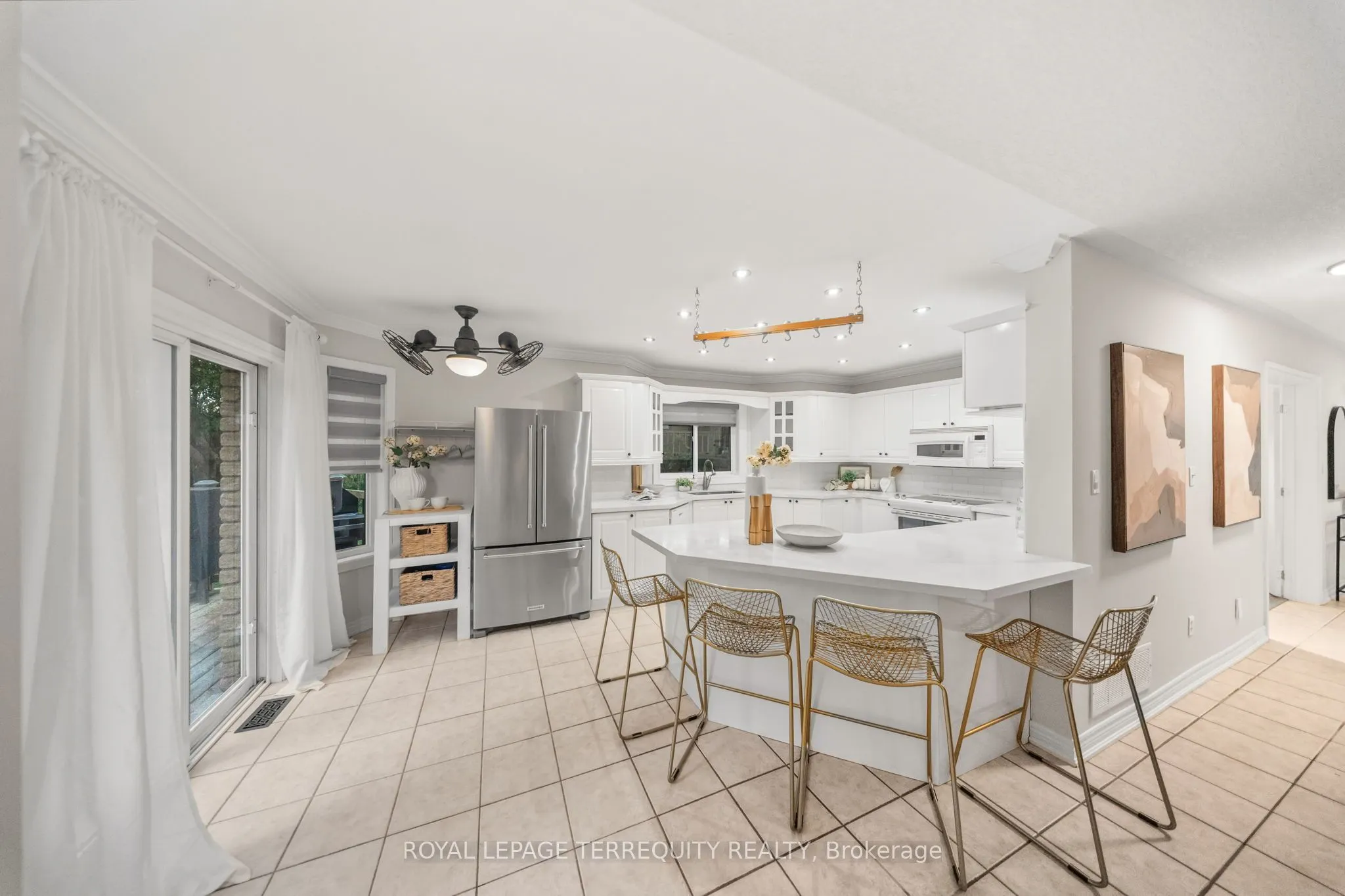 611 Capilano Crescent
