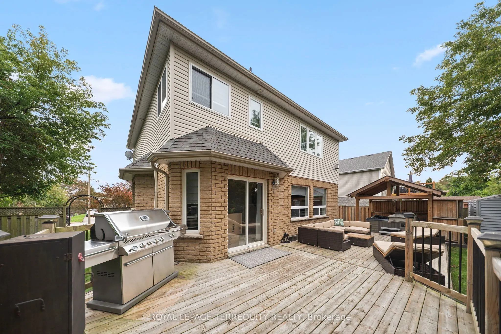 611 Capilano Crescent