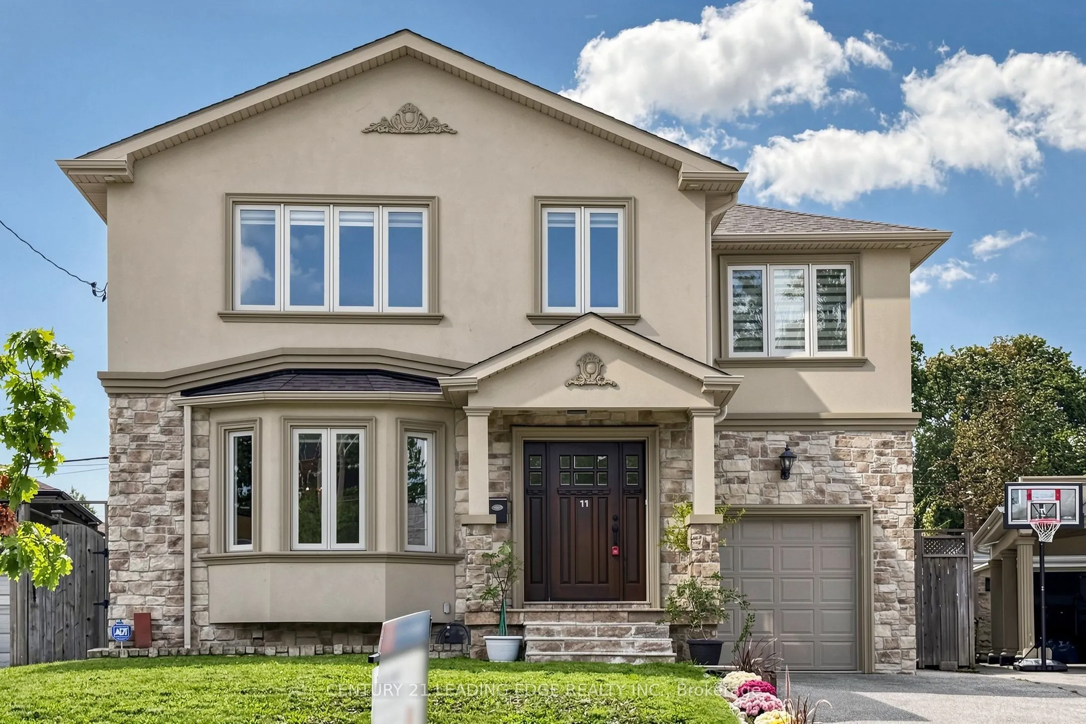 11 Bellvare Crescent