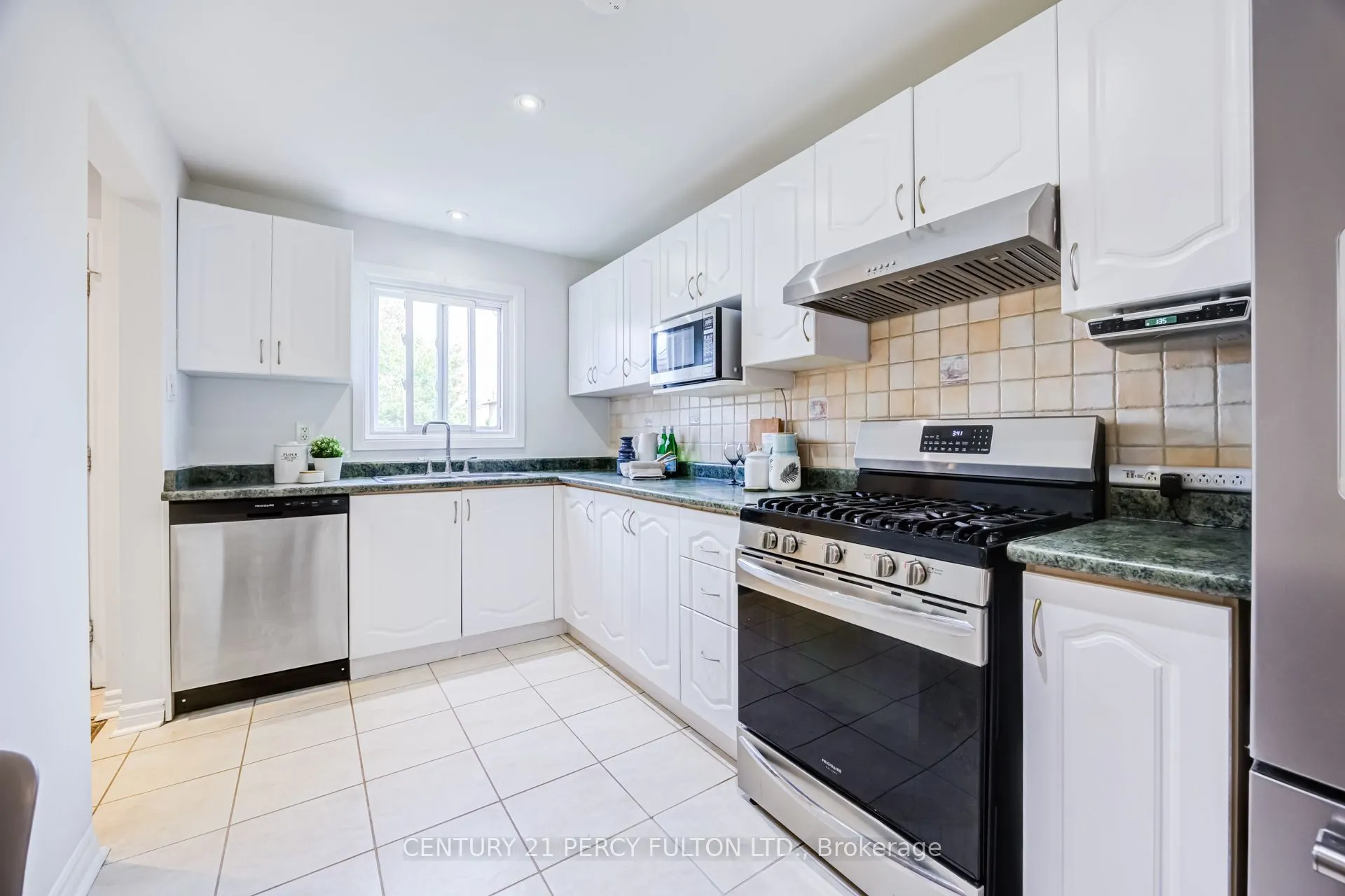 608 Beckworth Square
