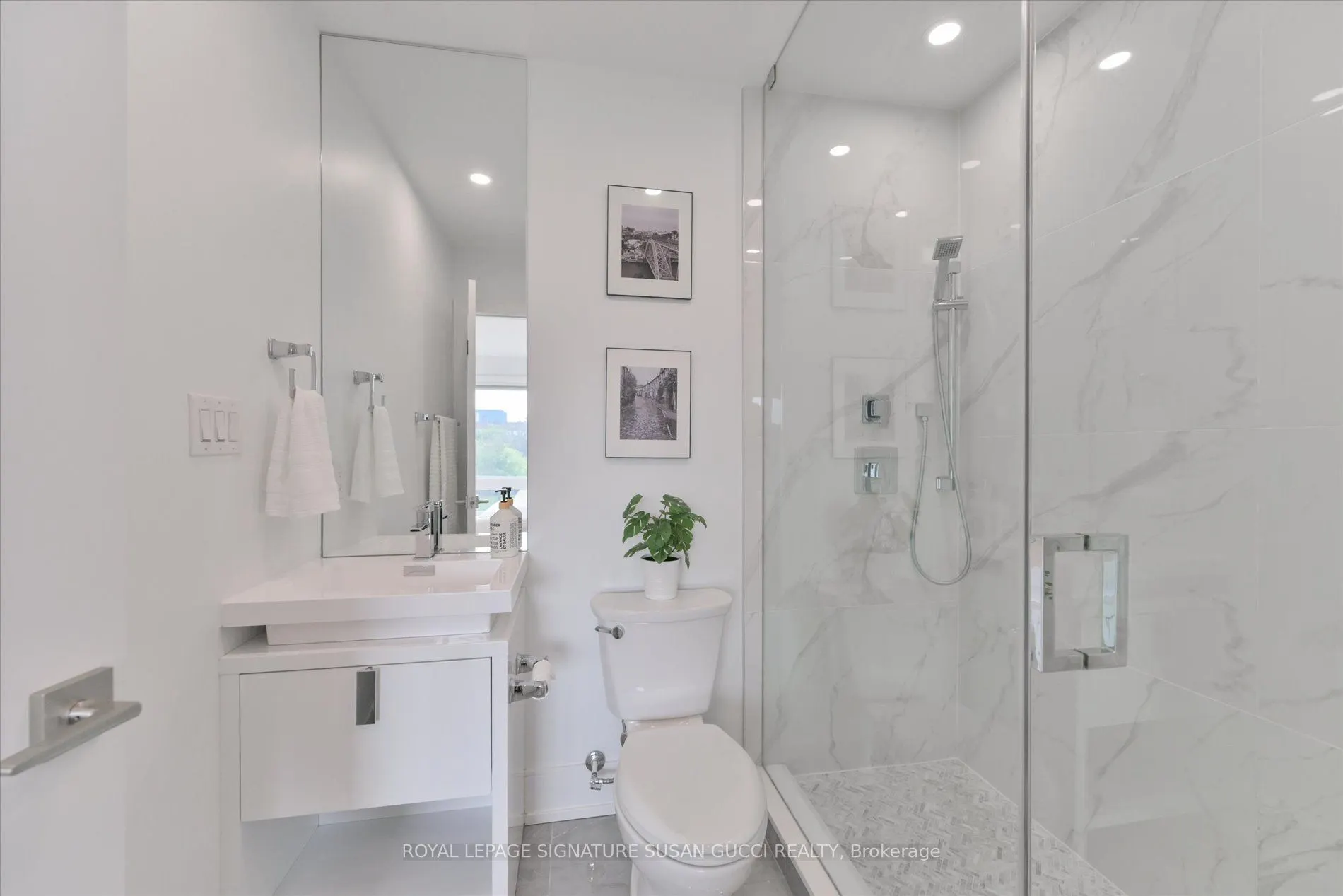 7A Everett Crescent