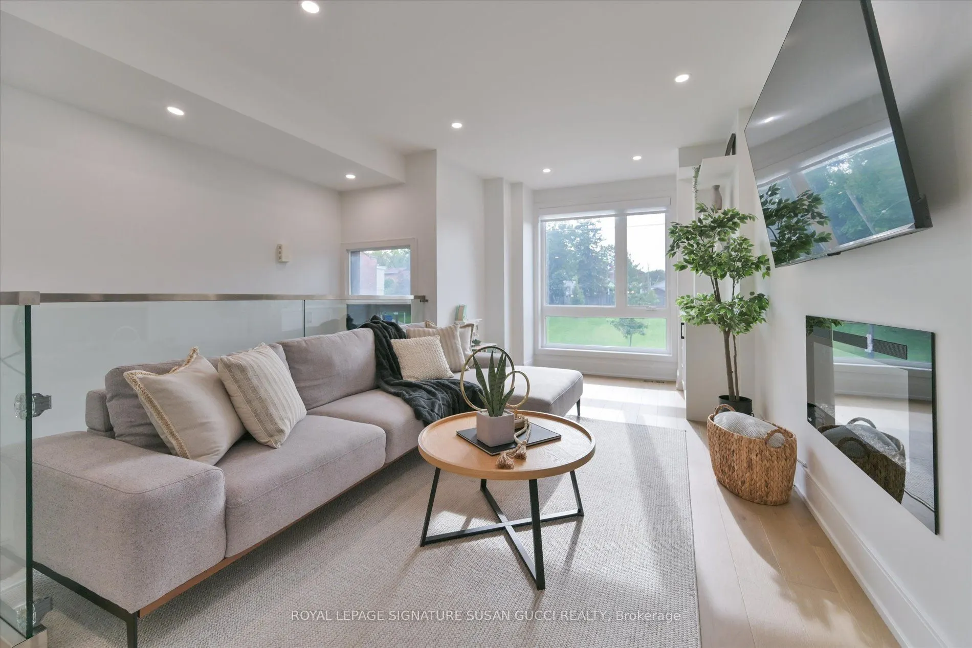 7A Everett Crescent