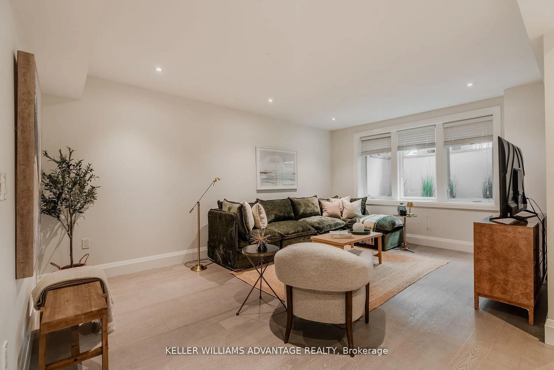35 Duart Park Road #Lower