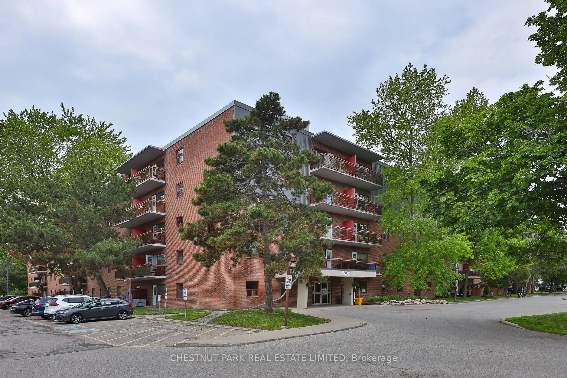 888 Glen Street #425