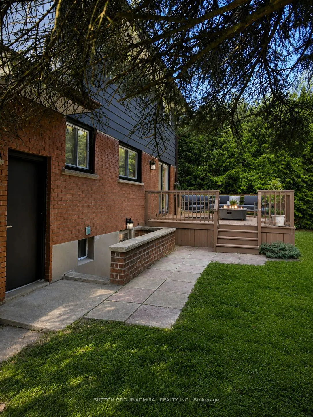 865 Regent Drive