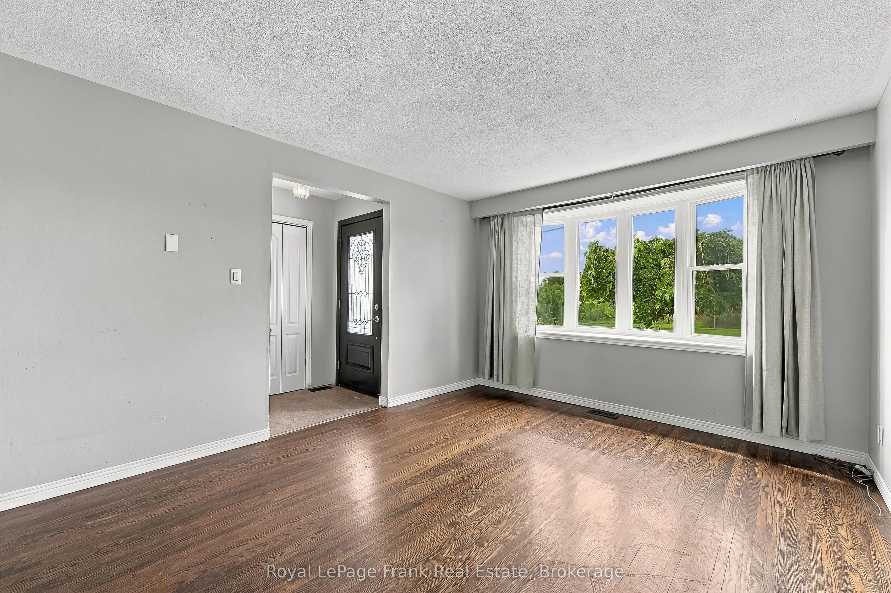 1317 Park Road S