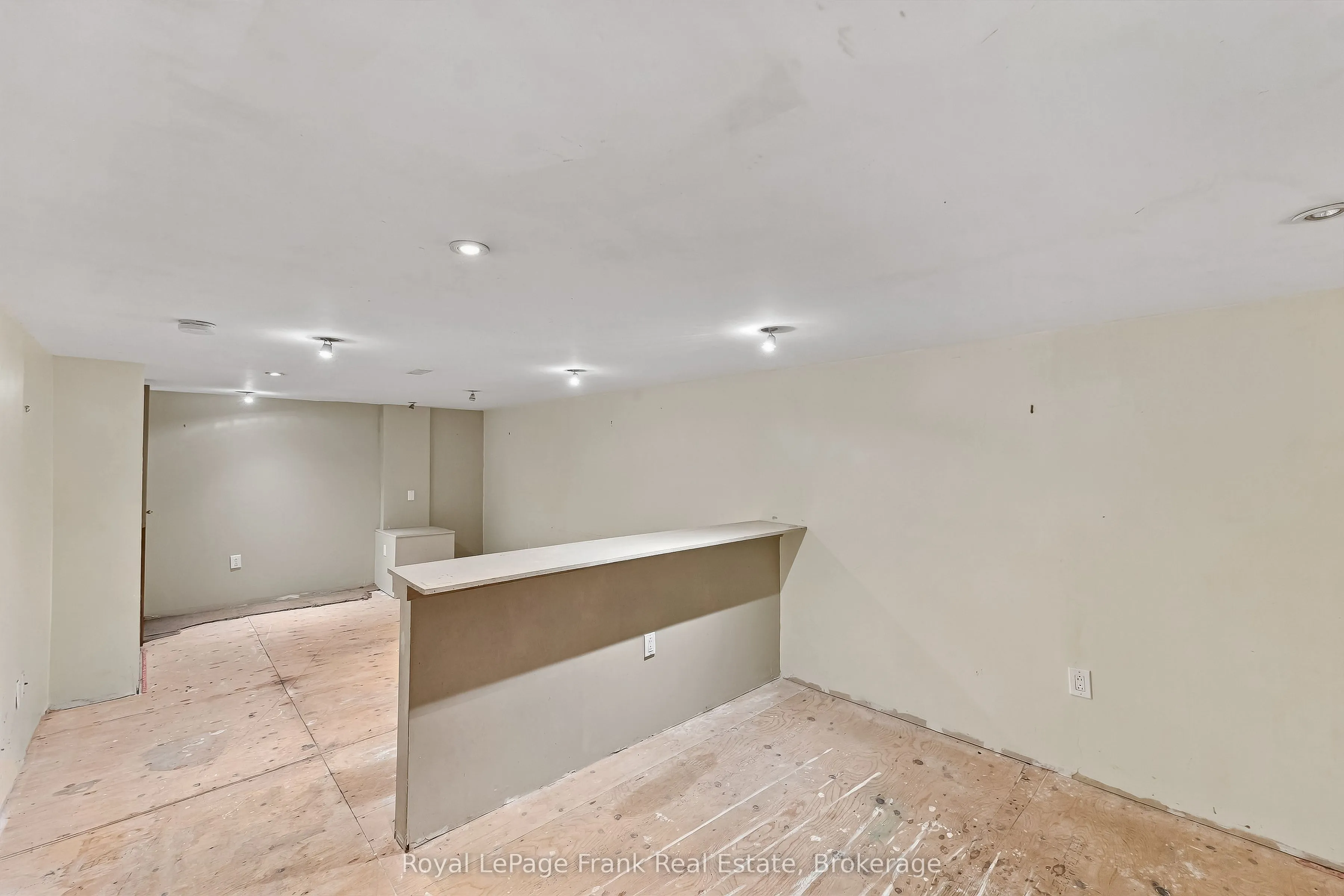 1317 Park Road S