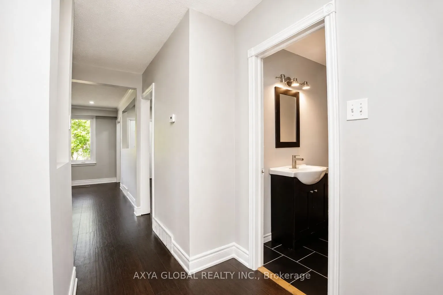 1202 Sun Valley Court W
