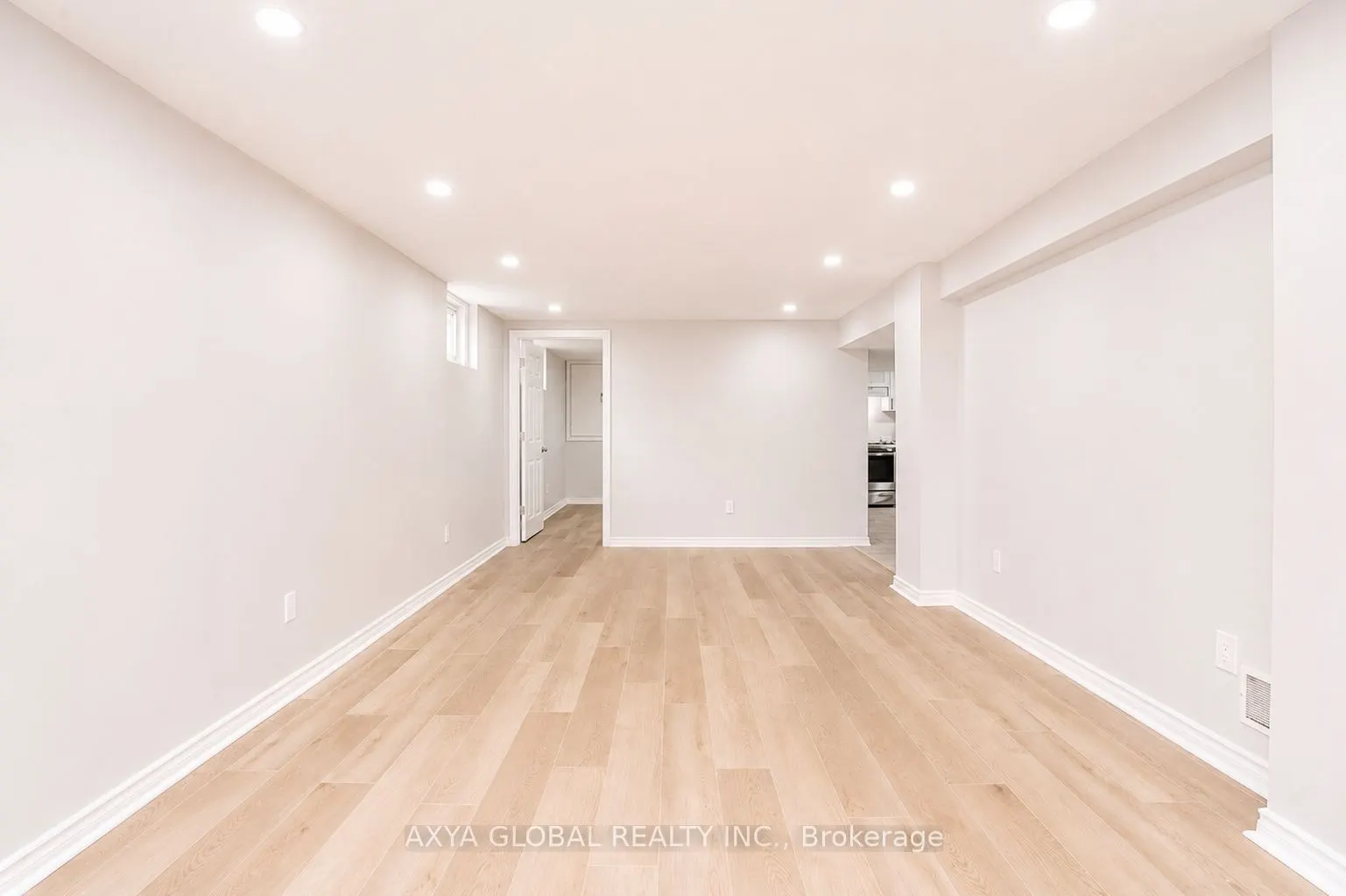 1202 Sun Valley Court W
