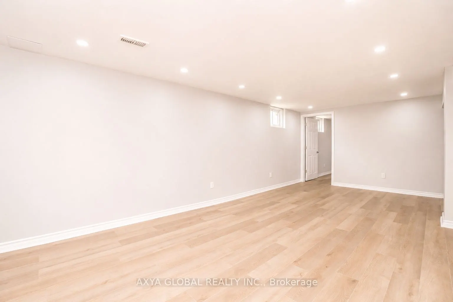 1202 Sun Valley Court W