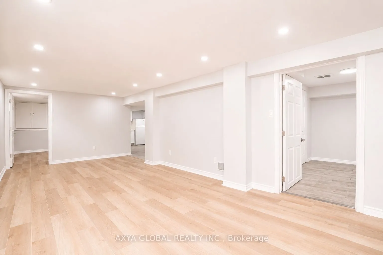 1202 Sun Valley Court W