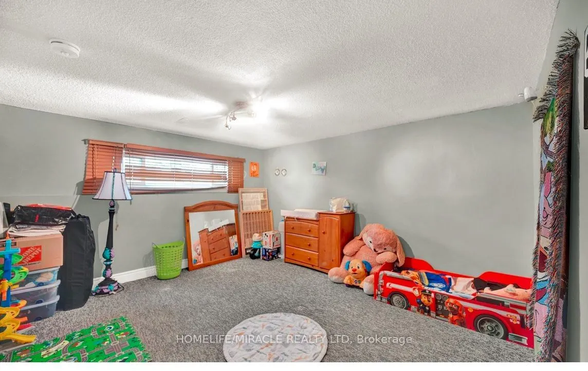 696 Sheppard Avenue