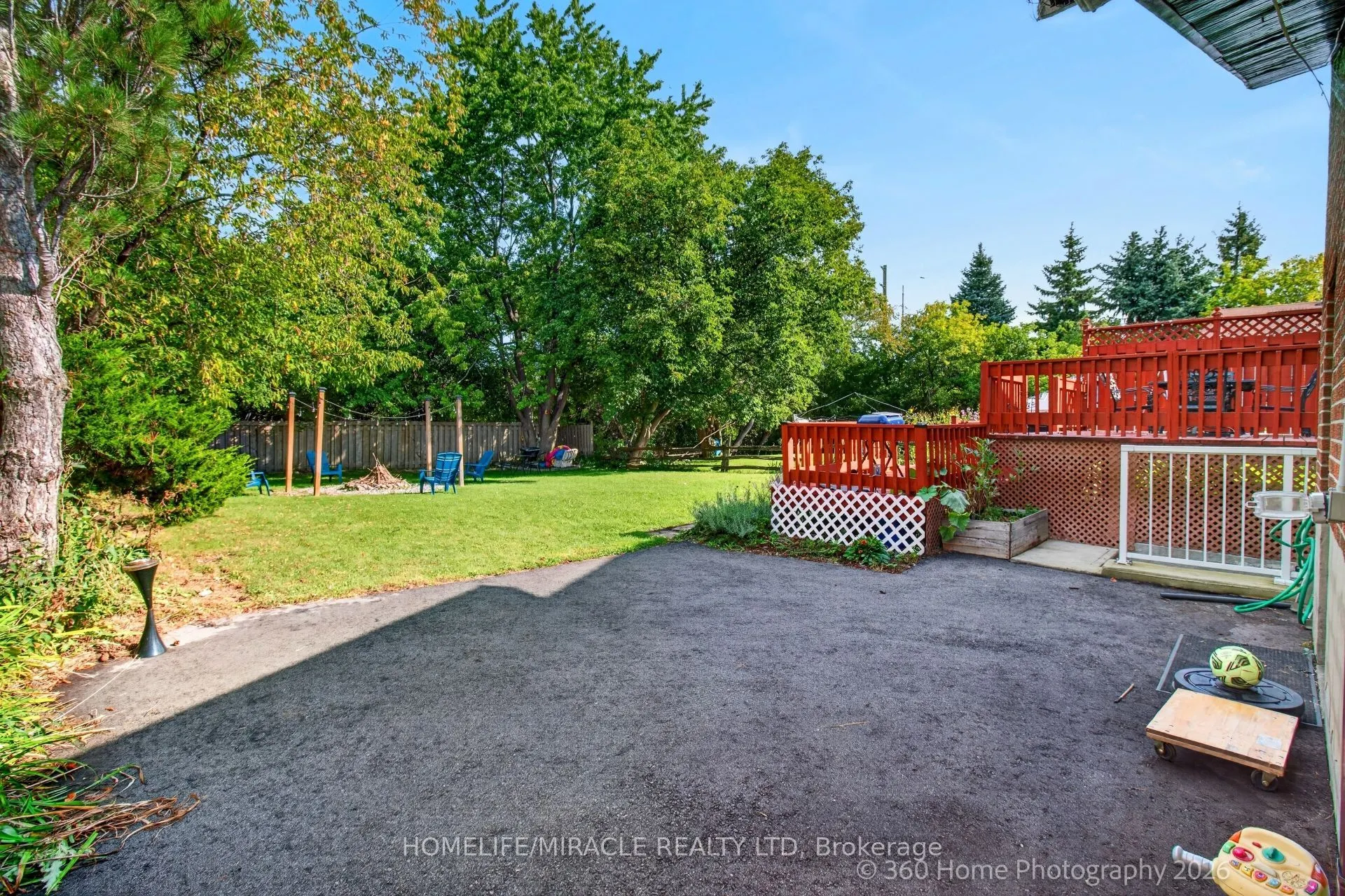 696 Sheppard Avenue