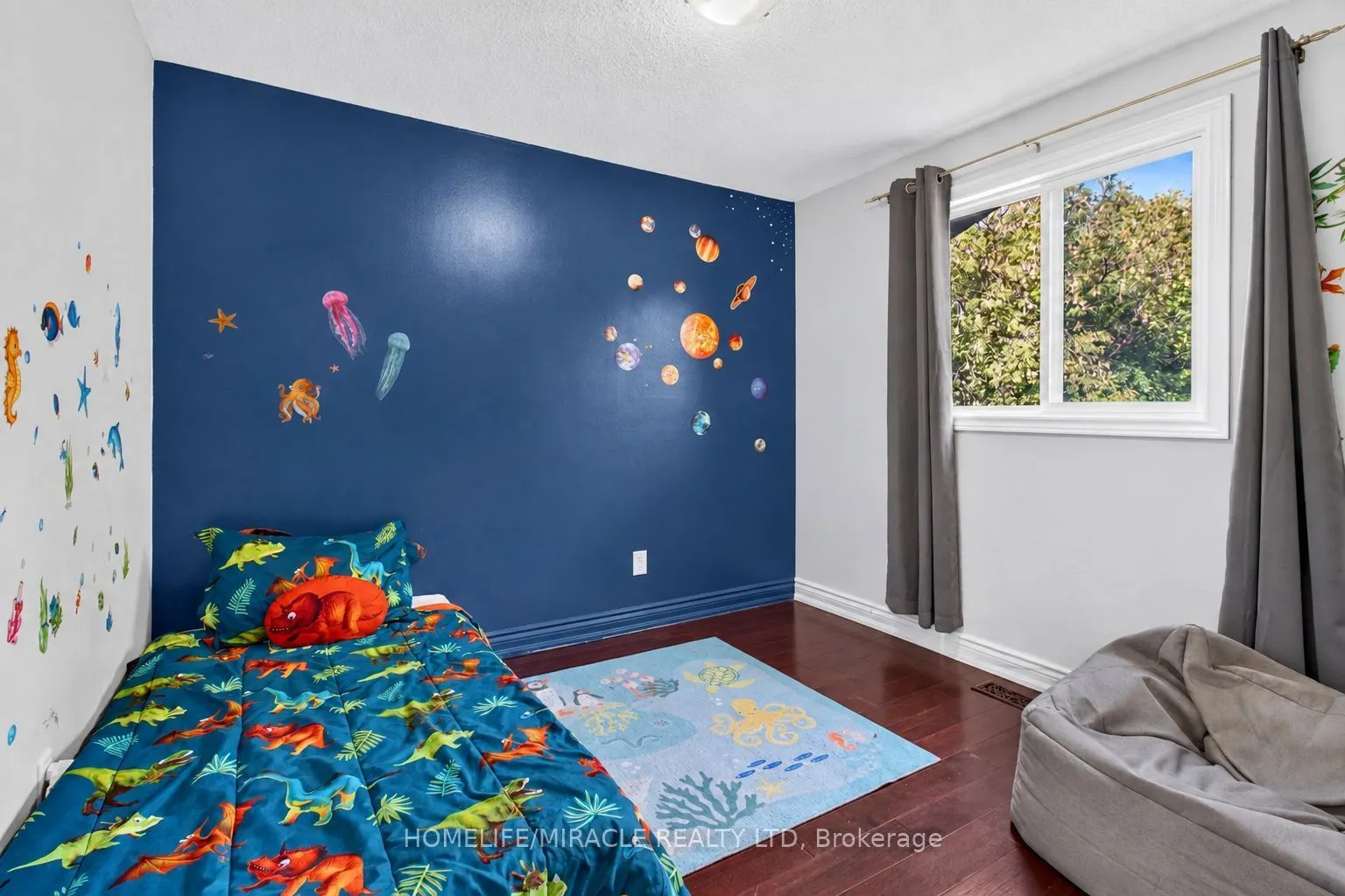 696 Sheppard Avenue