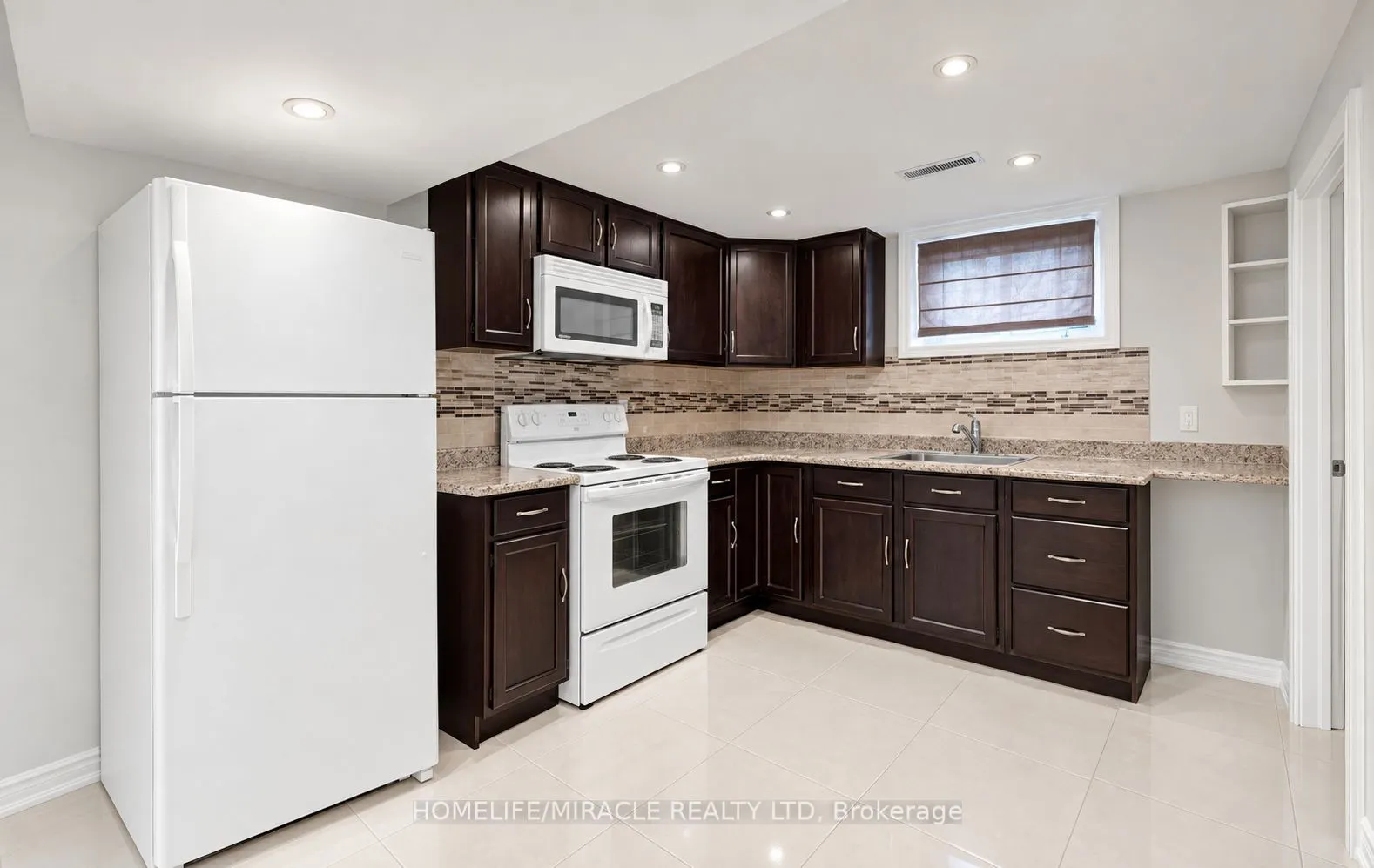 696 Sheppard Avenue