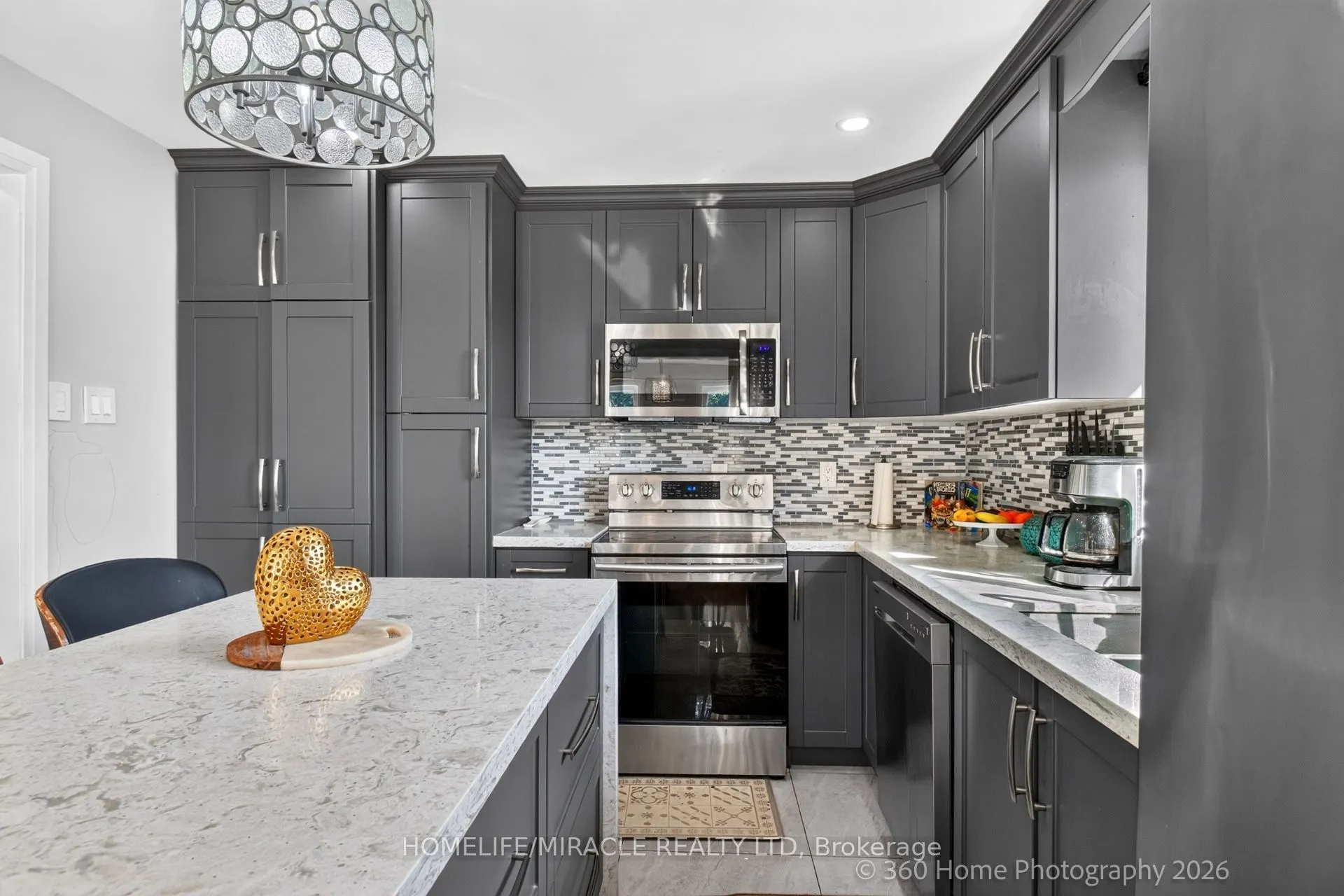 696 Sheppard Avenue
