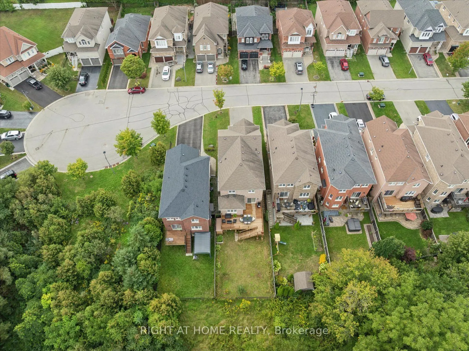 28 Bradford Court