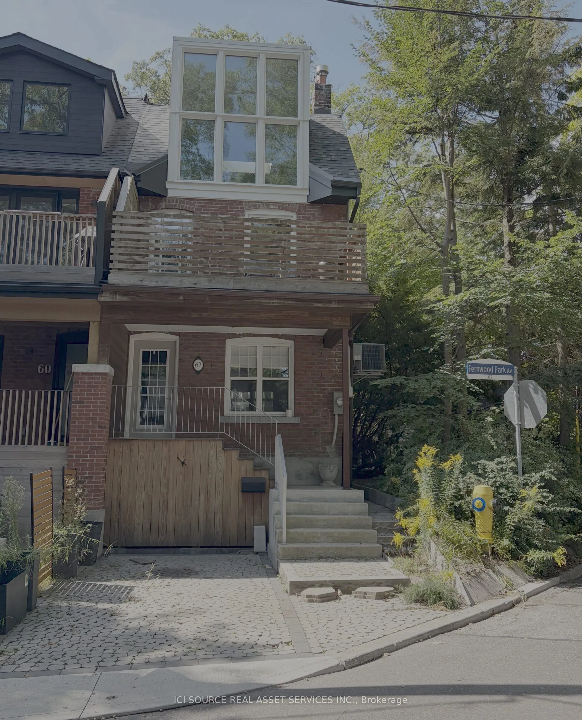 62 Fernwood Park Avenue #Upper