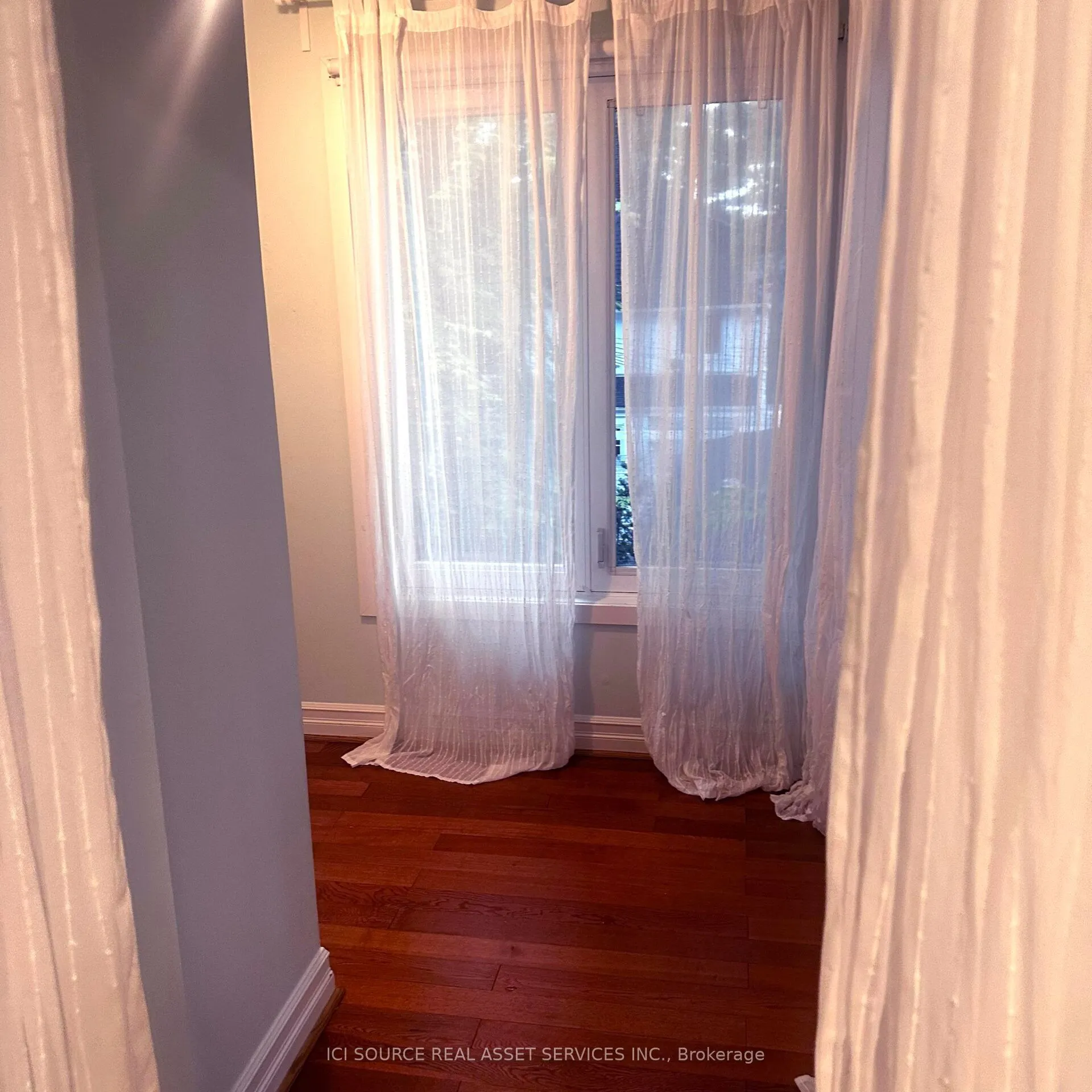 62 Fernwood Park Avenue #Upper