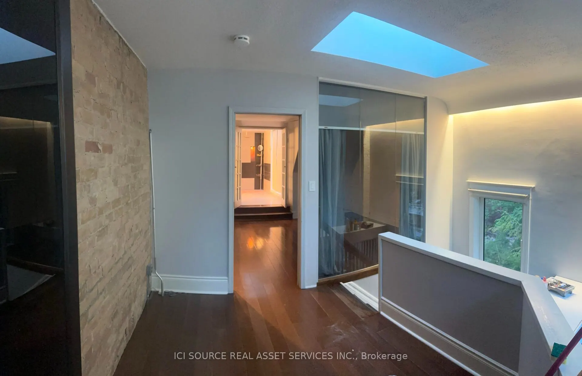 62 Fernwood Park Avenue #Upper