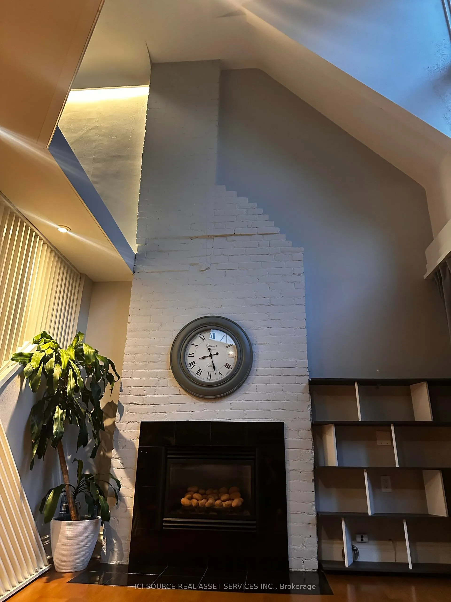 62 Fernwood Park Avenue #Upper