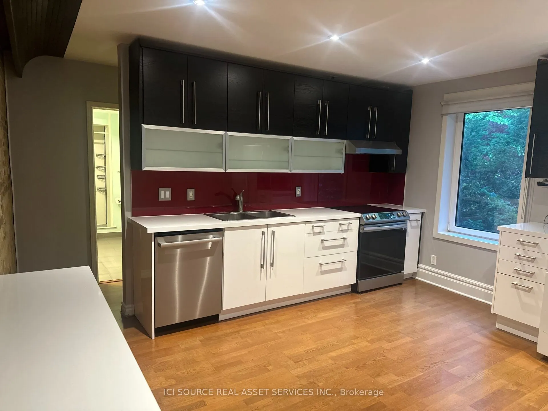 62 Fernwood Park Avenue #Upper