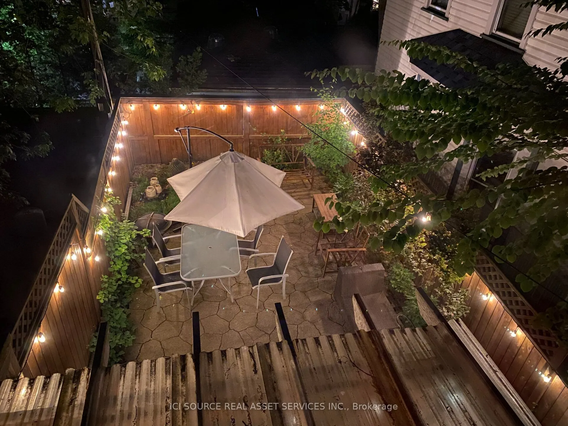 62 Fernwood Park Avenue #Upper