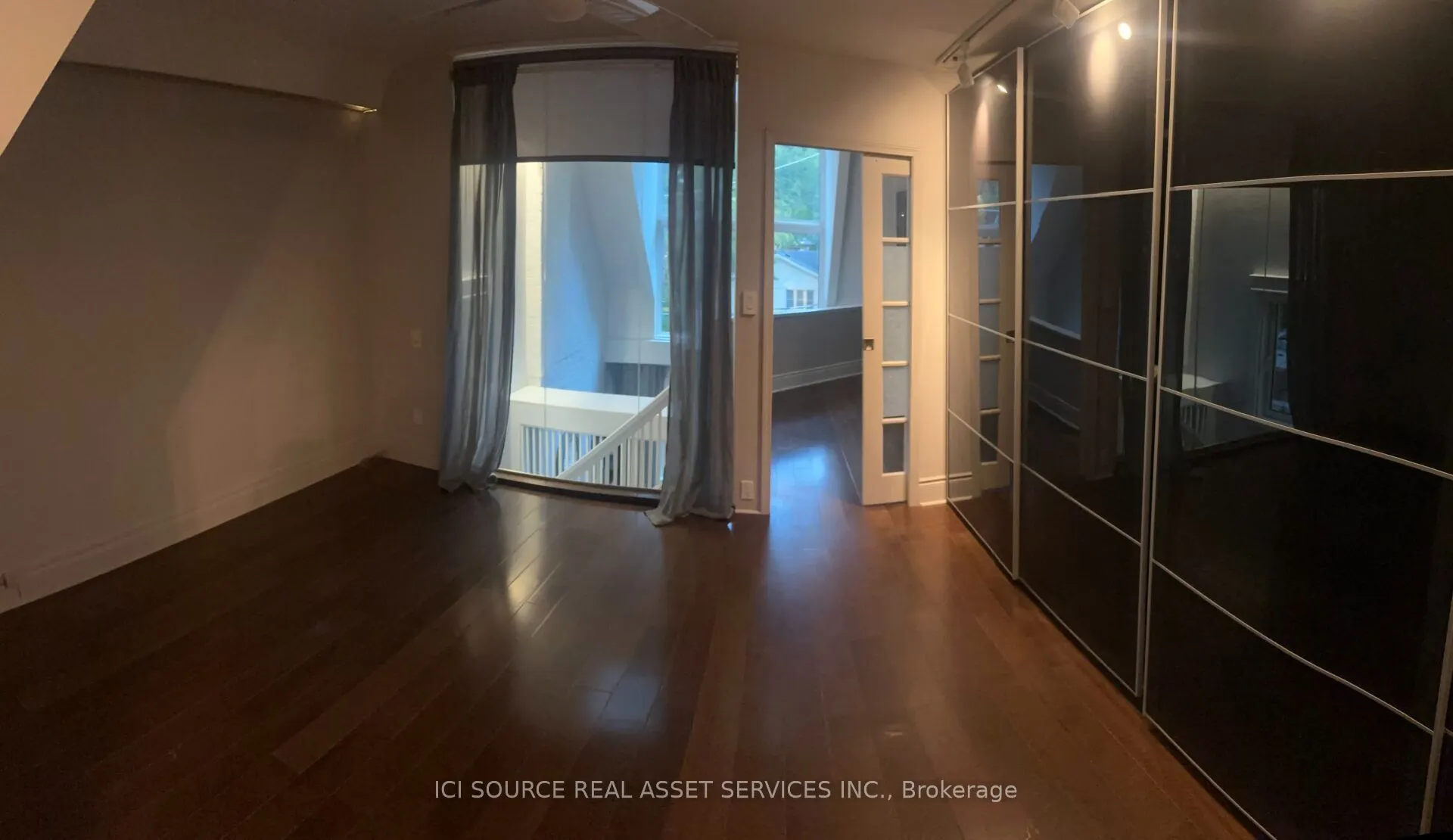 62 Fernwood Park Avenue #Upper