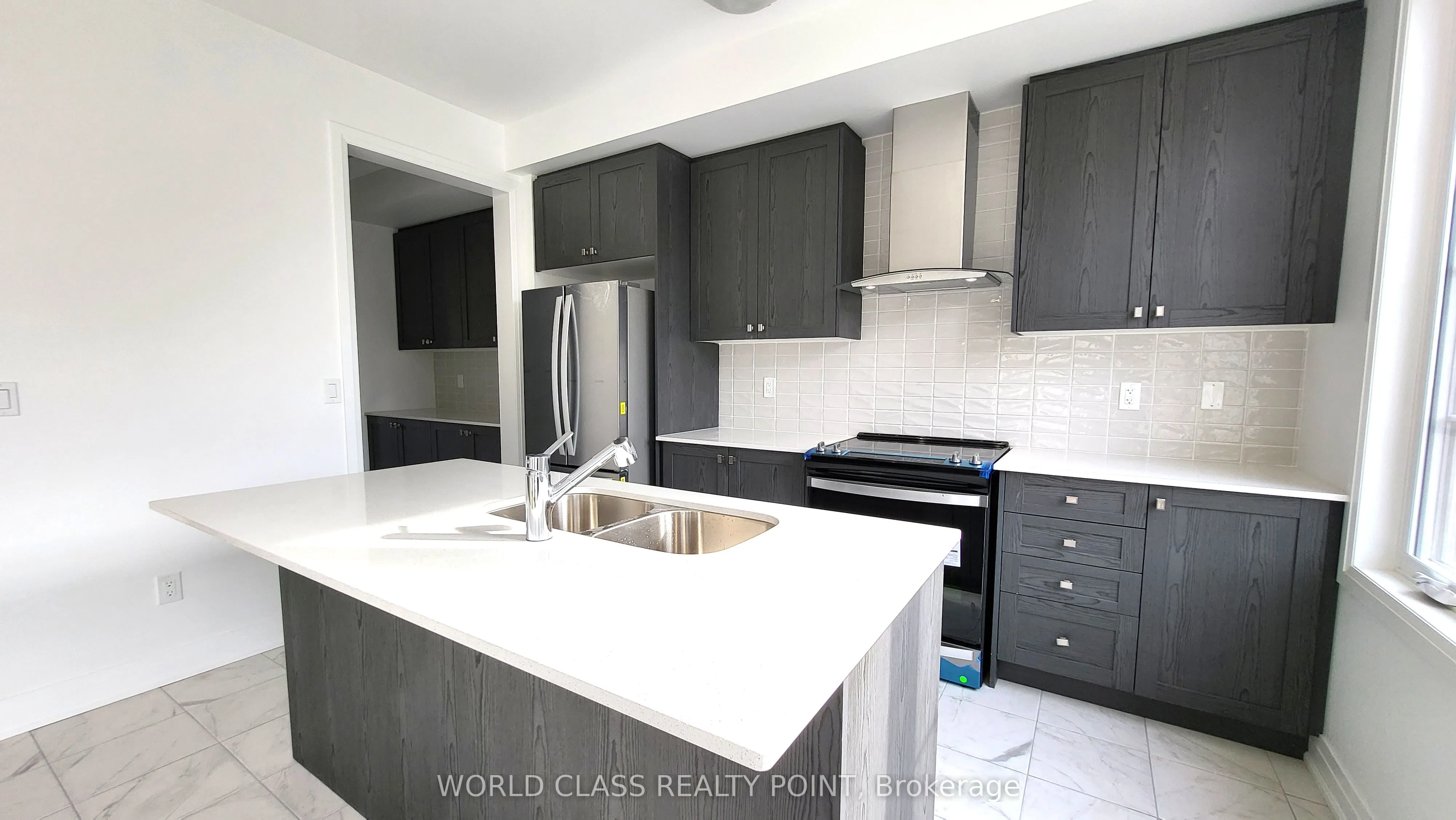 48 Waterside Way #22