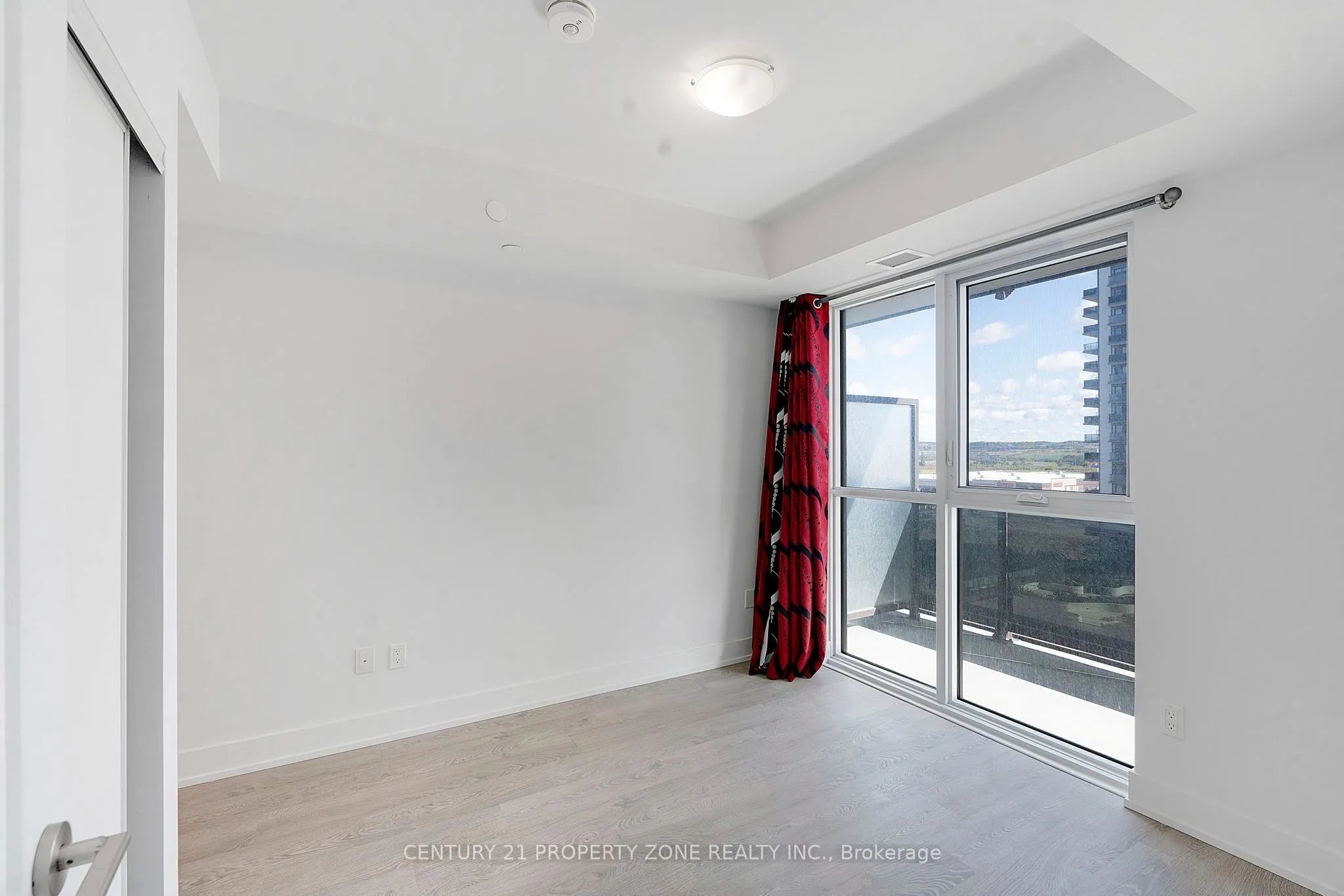 2550 Simcoe Street N #1015