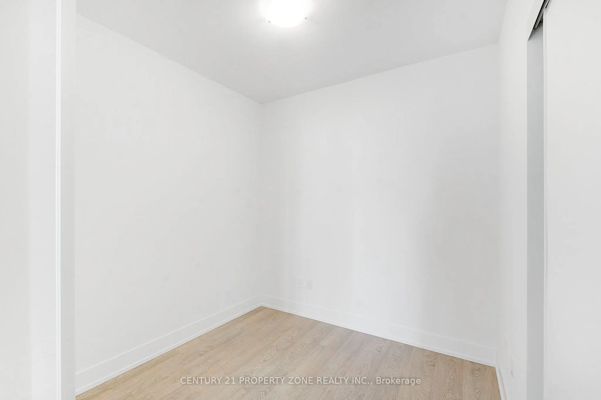2550 Simcoe Street N #1015