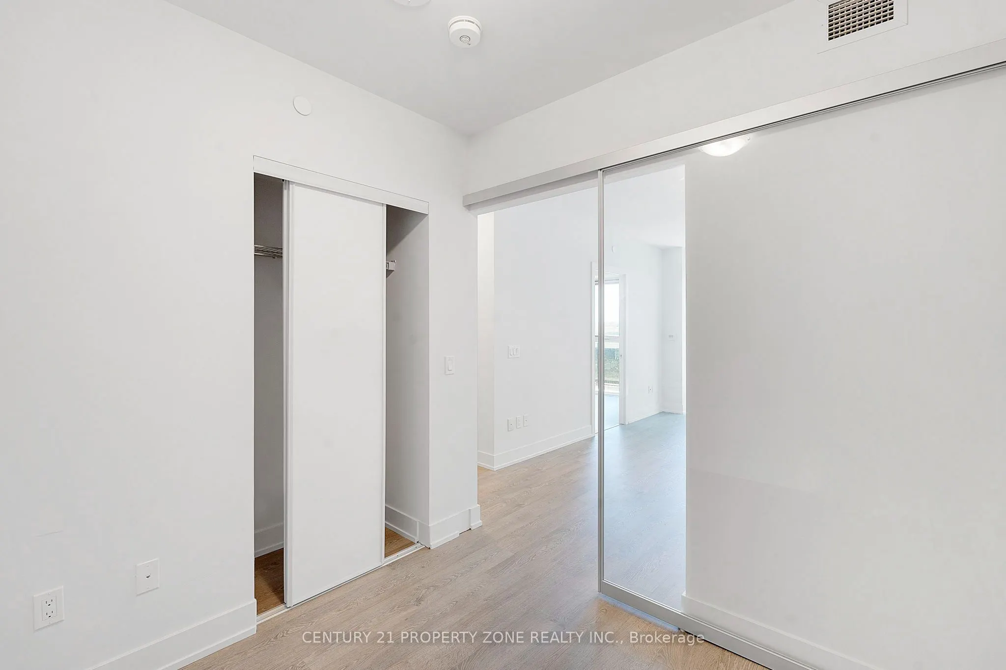 2550 Simcoe Street N #1015