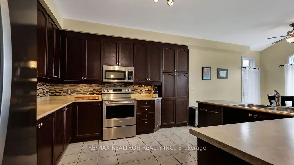 96 Piper Crescent
