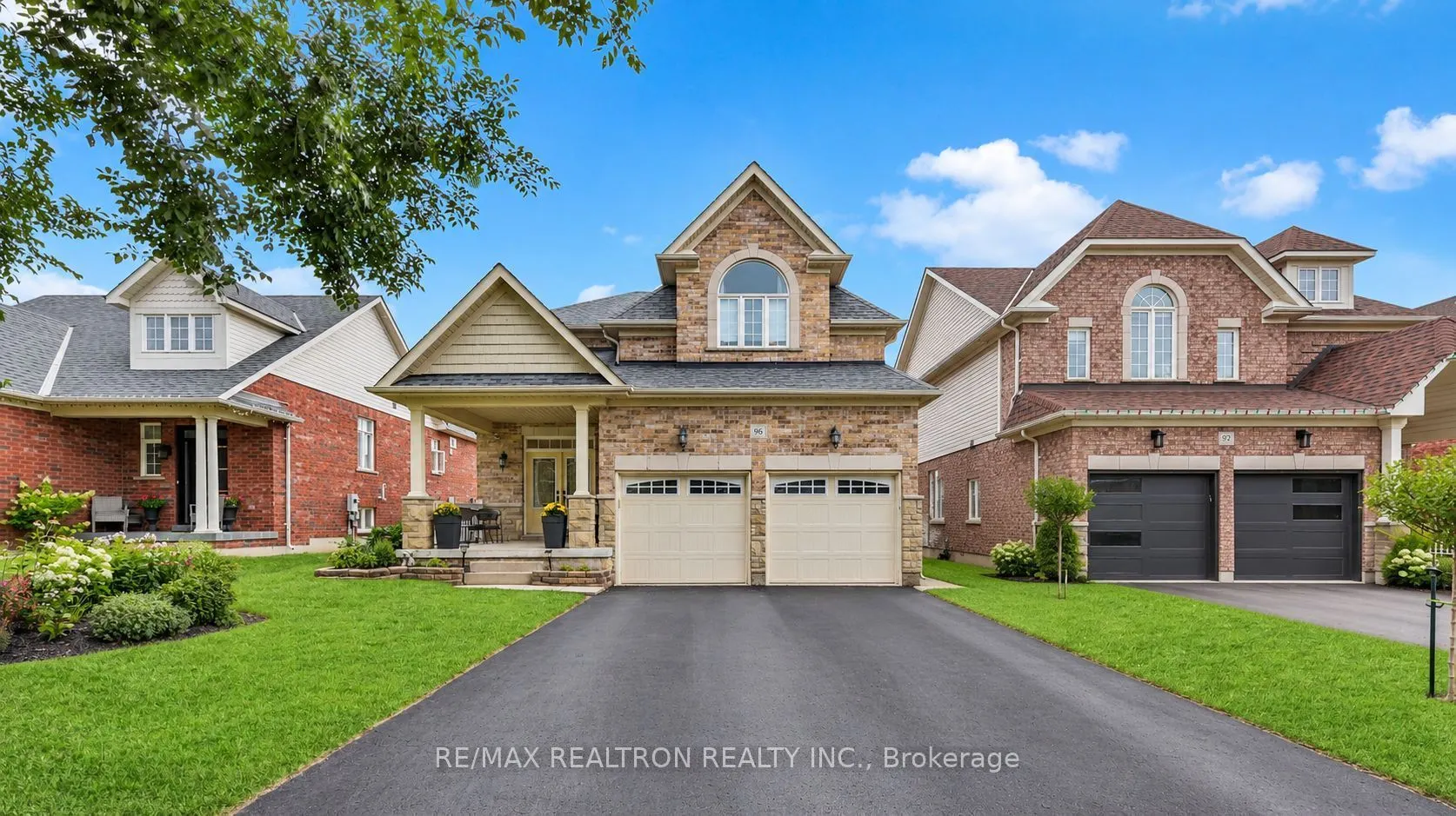 96 Piper Crescent