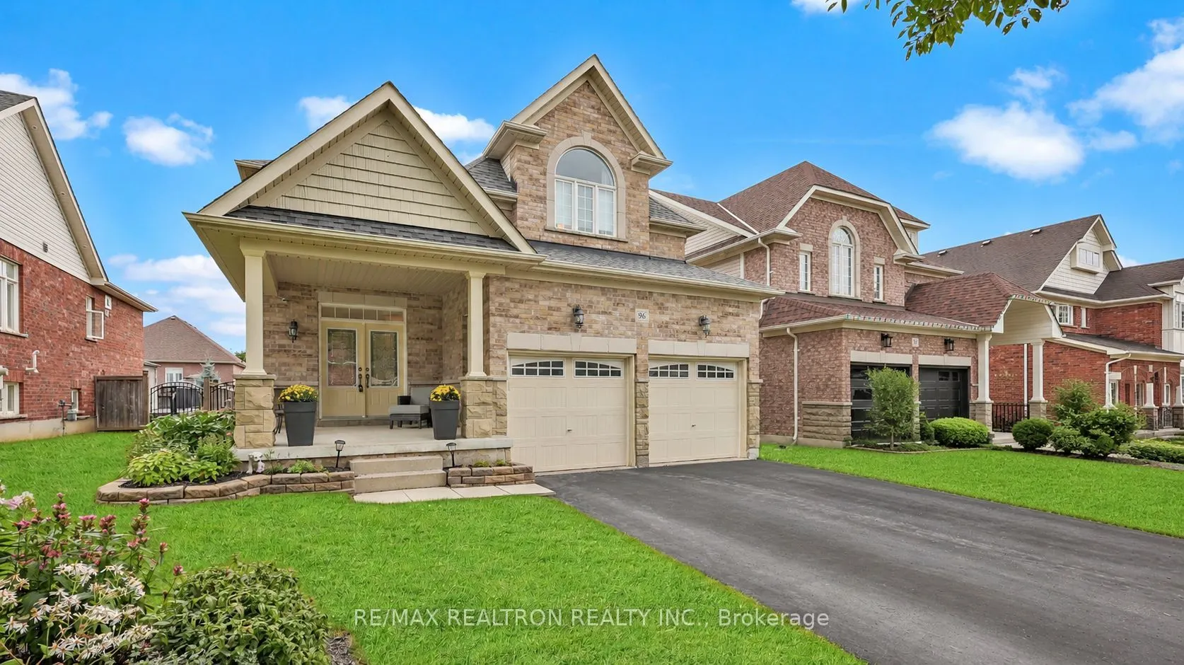 96 Piper Crescent