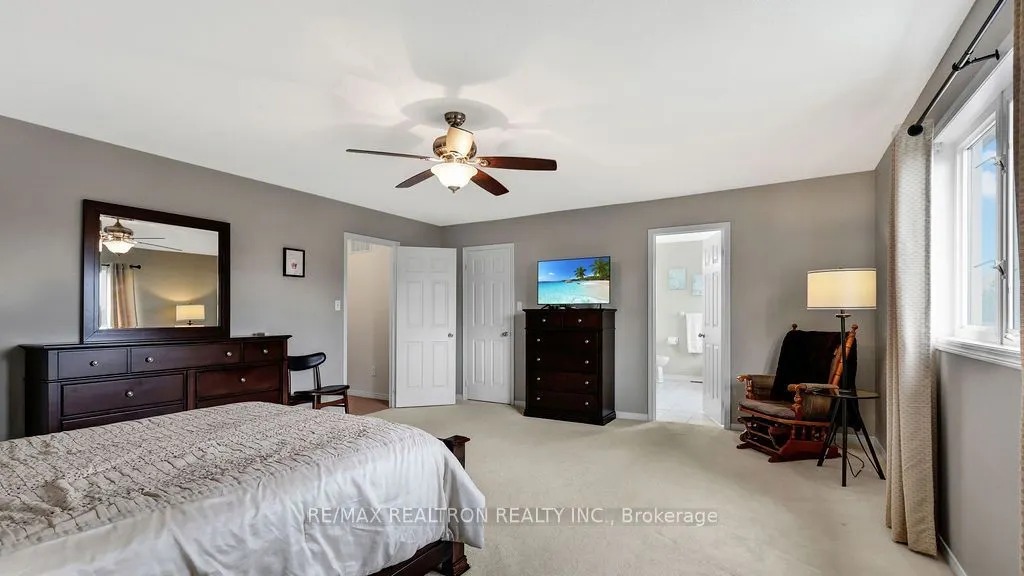 96 Piper Crescent